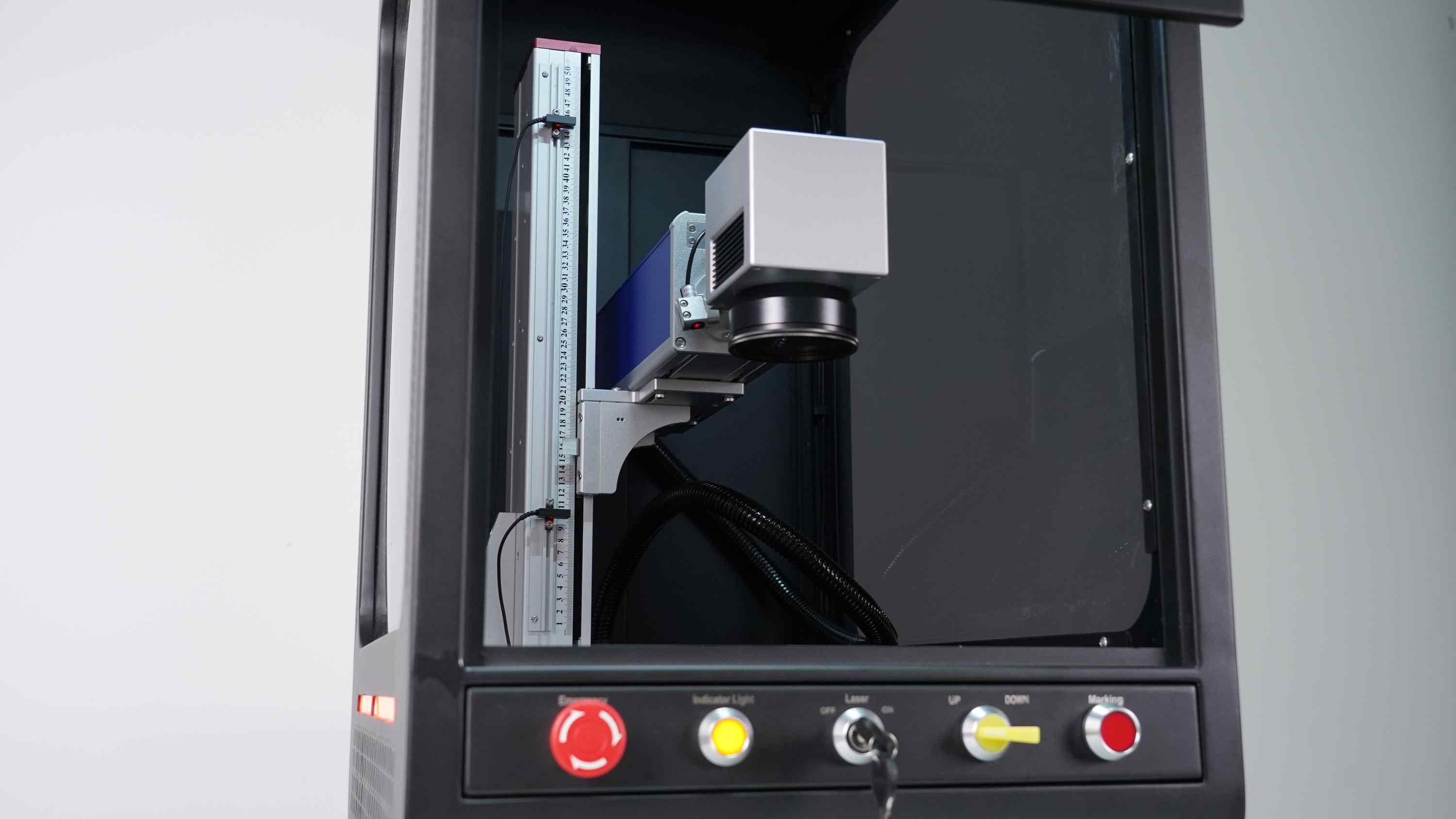 Enclosed-fiber-laser-marking-machine-3.JPG