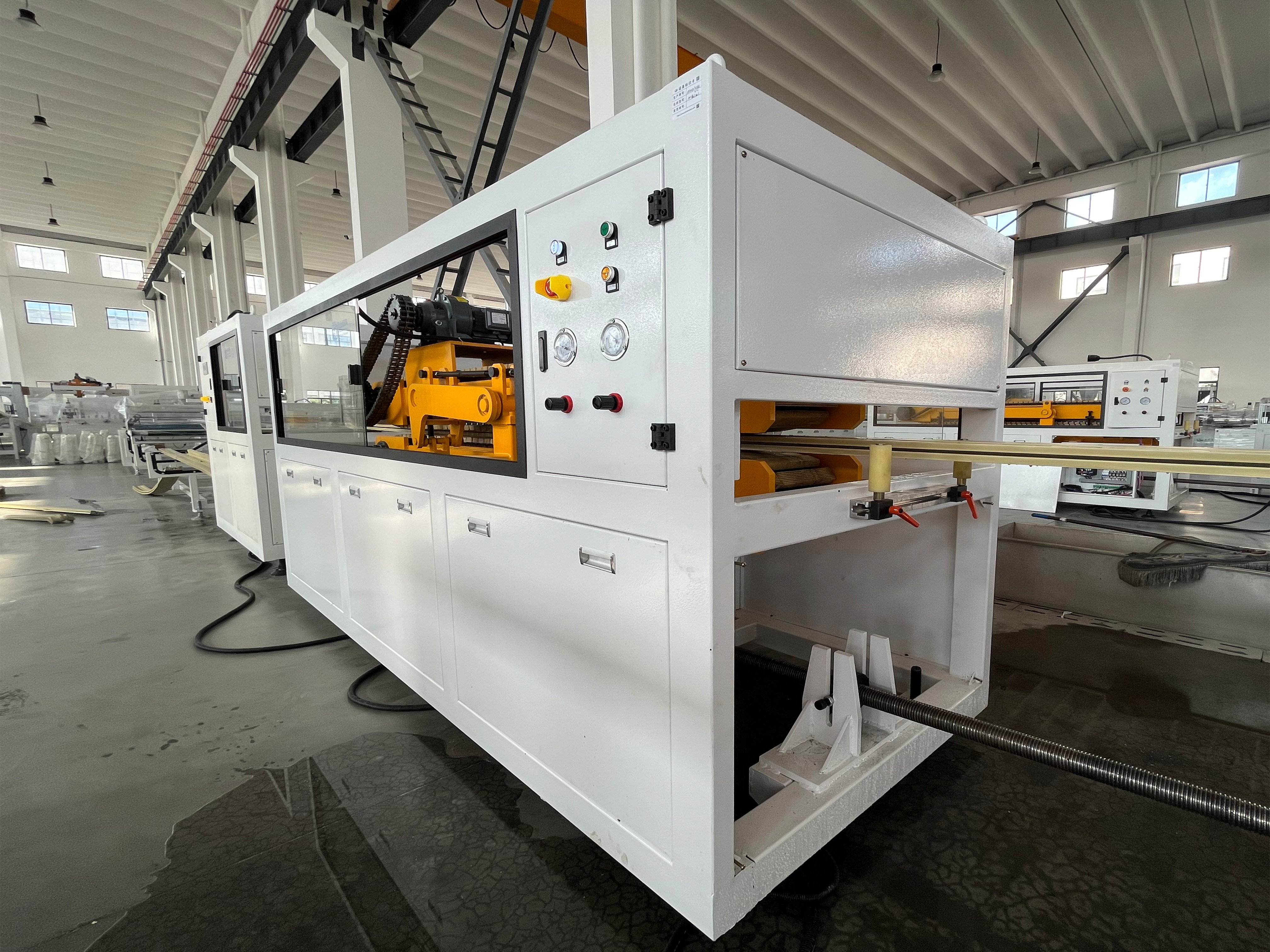 Gespesialiseerde PVC Deurkoerant Inhuis en Buite Decorasie Produksielyn