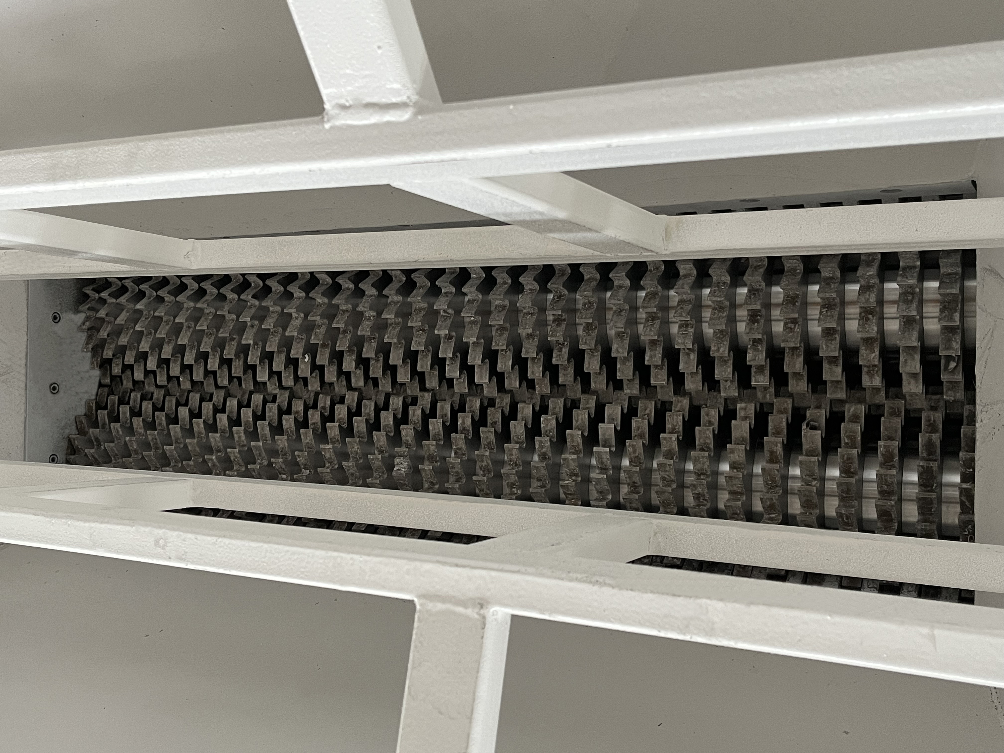 Máquina Trituradora de Dois Eixos para Reciclagem de Plásticos PVC PE HDPE LDPE