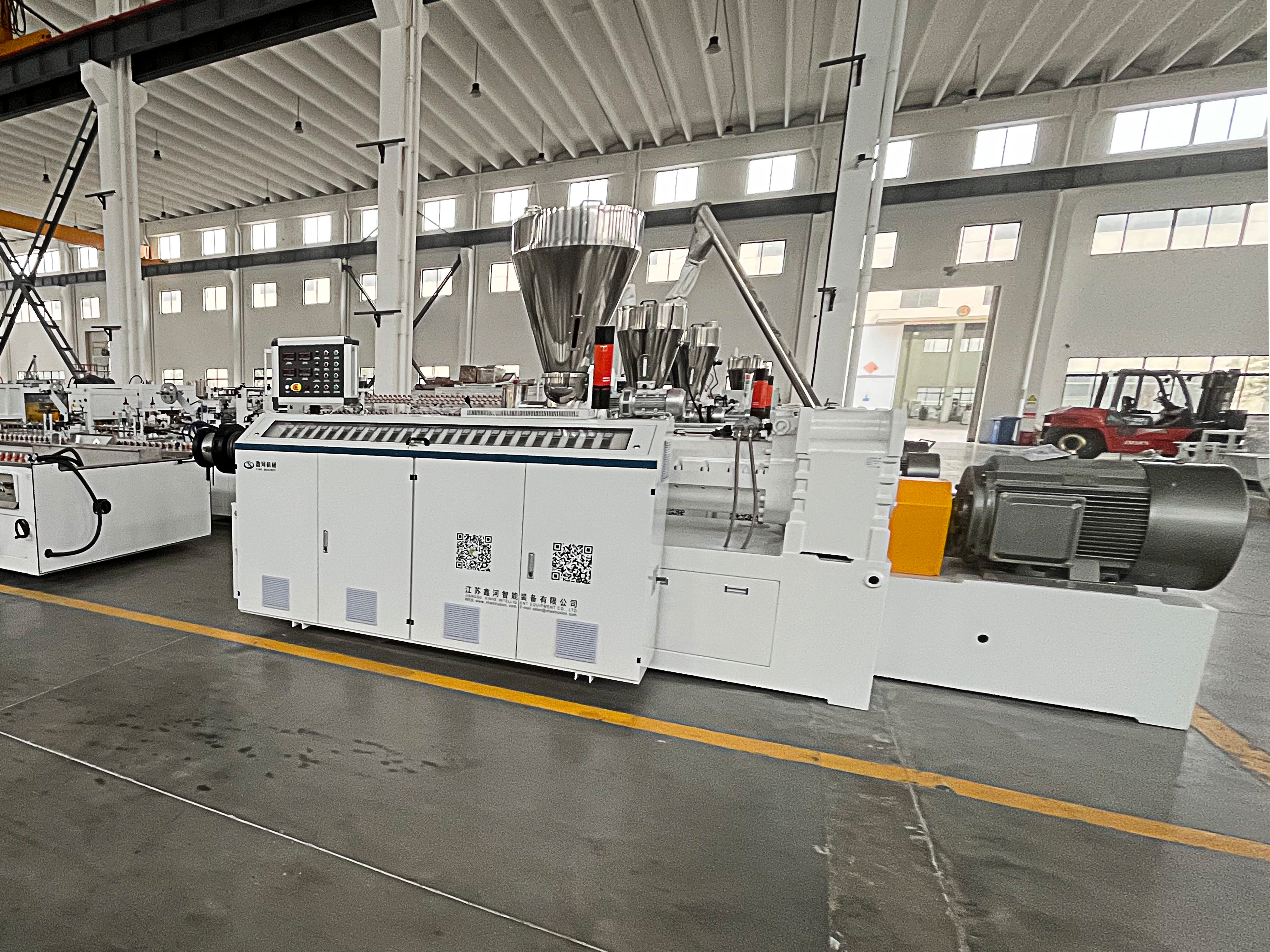 Dòng SJZ Trục vít đôi hình nón PVC PE Máy ép đùn nhựa