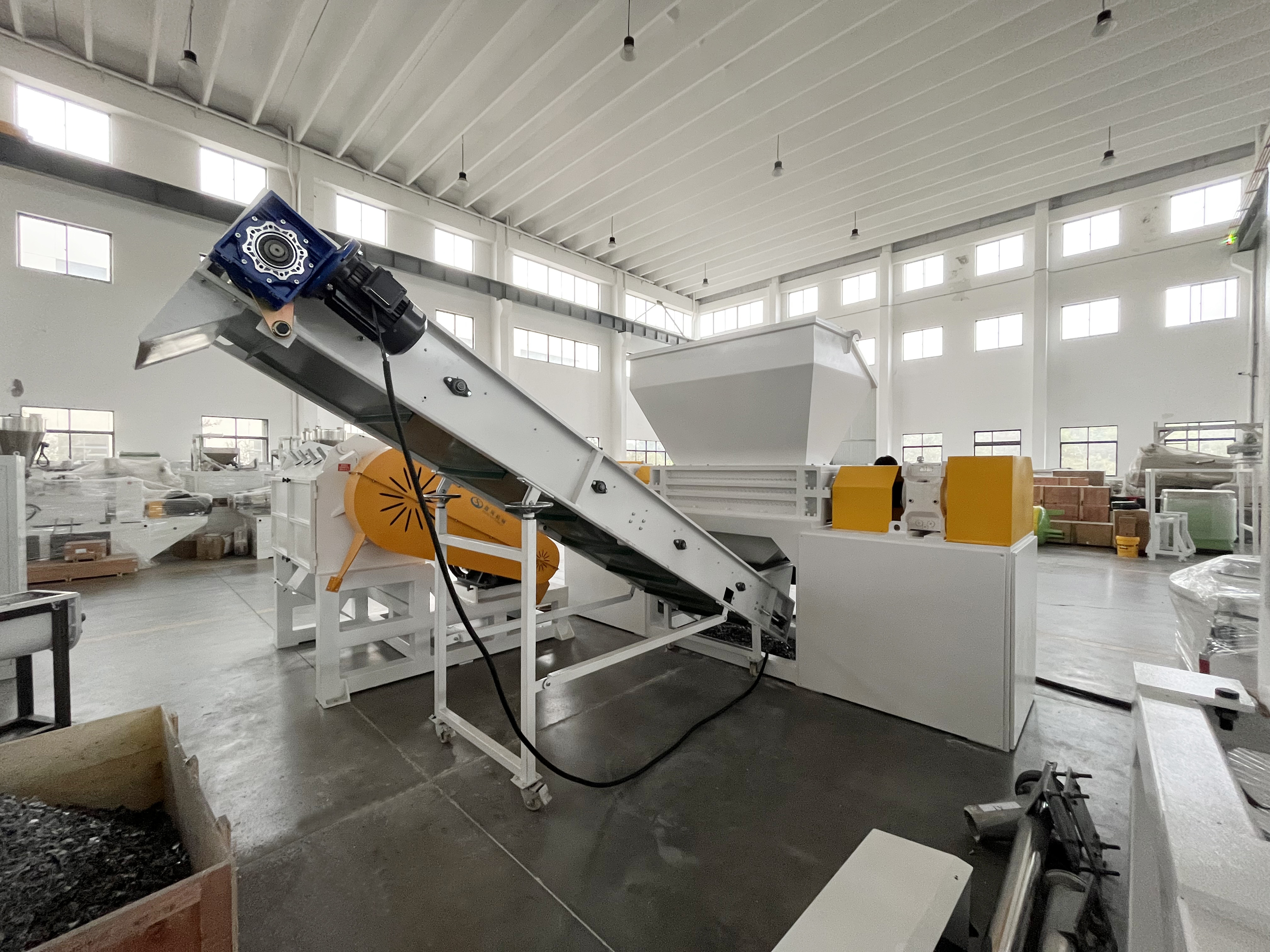 Máquina Trituradora de Dois Eixos para Reciclagem de Plásticos PVC PE HDPE LDPE