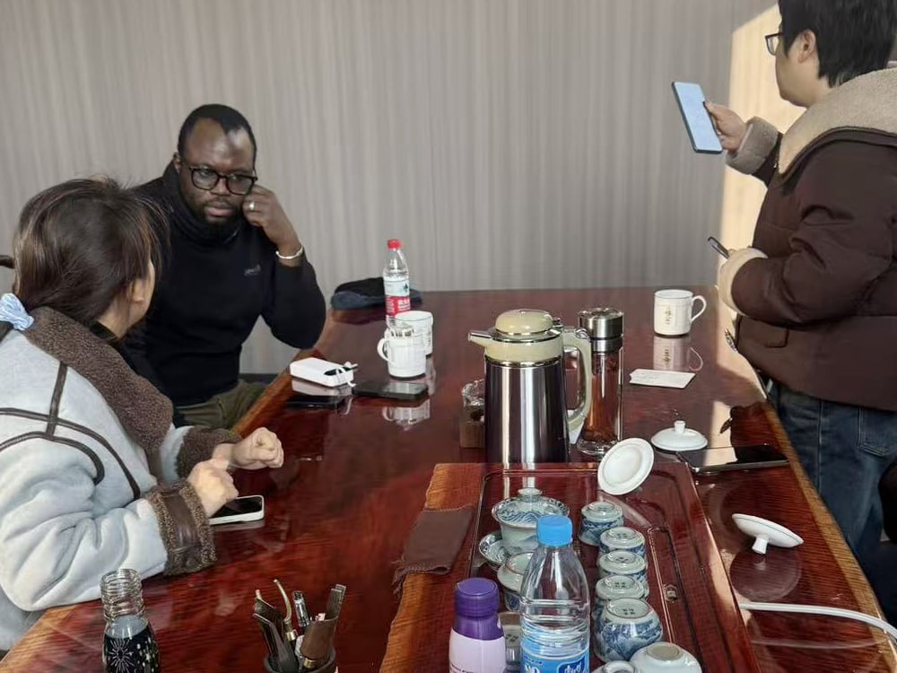 Tongcheng Guozhao Rubber & Plastic Welcomes Malian Customers for Factory Inspection, Multiple Rubber & Plastic Packaging Products Gain Recognition and Sign Contract Successfully.jpg