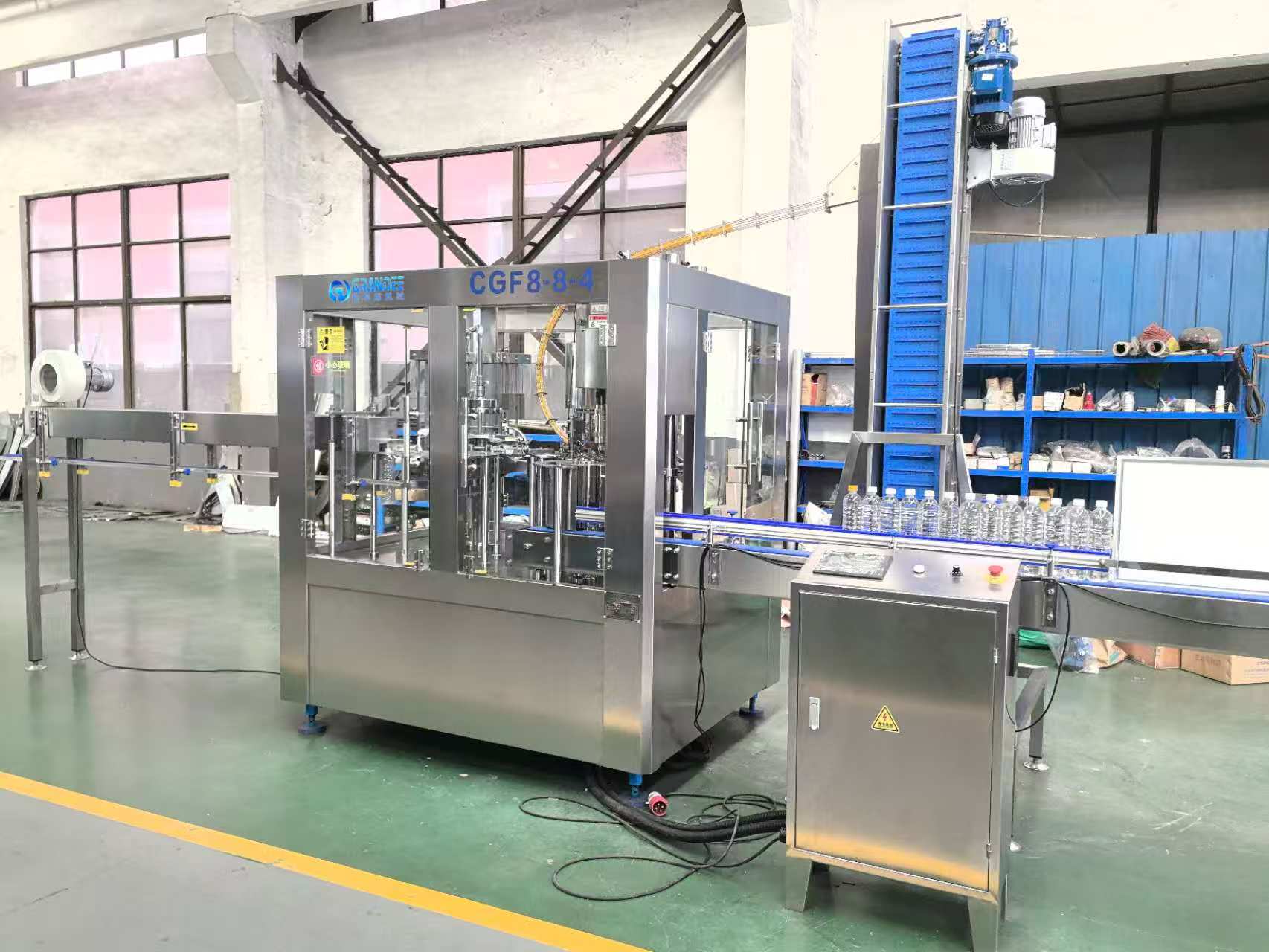 How Mini Water Bottle Packing Machines Enhance Efficiency in Bottling Operations