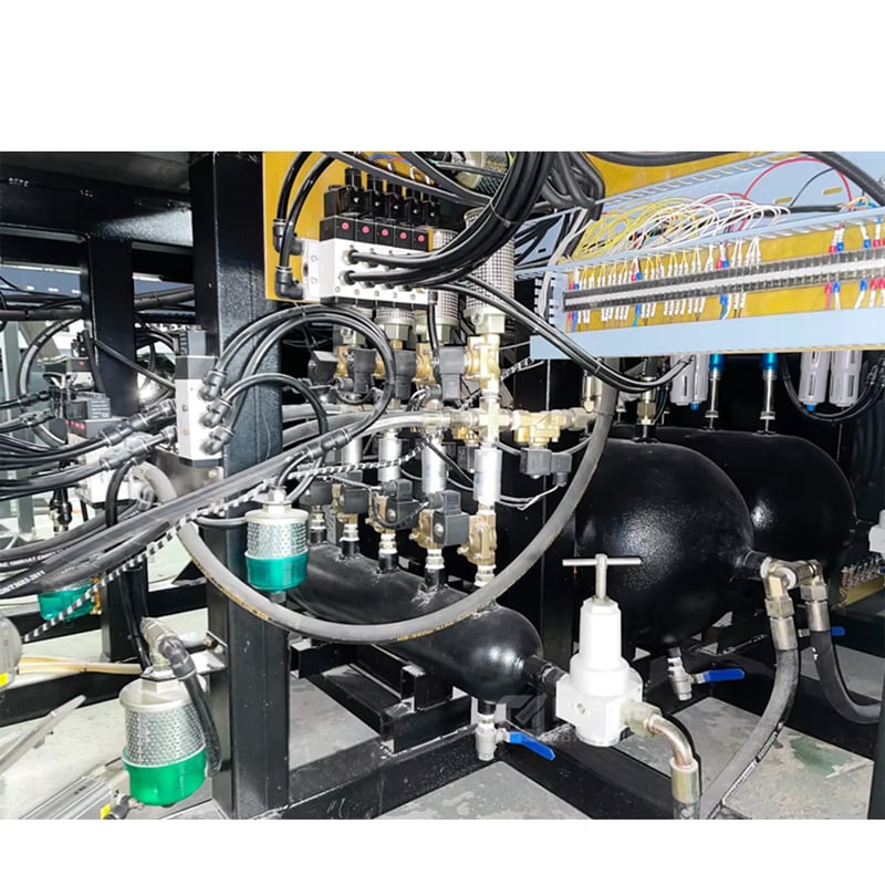 Ensure consistent quality with an automatic liquid filling line