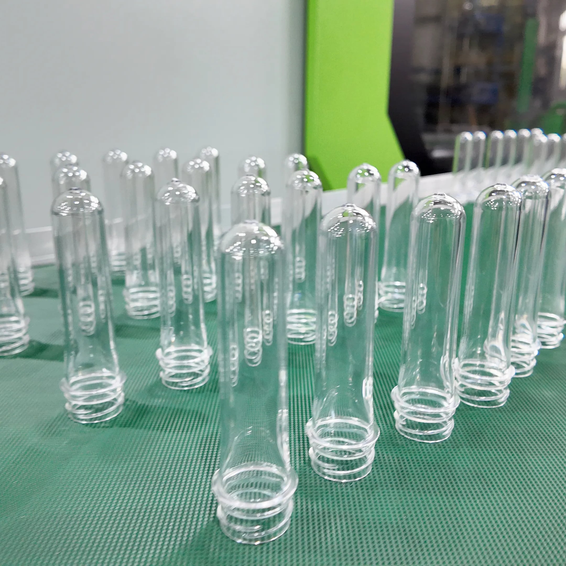 The PET Preform Injection Molding Machine Industry: Driving Efficiency and Sustainability in Packaging