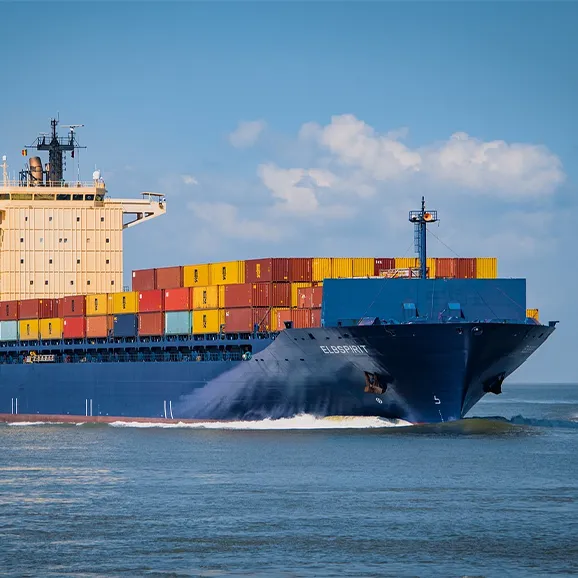 Logistica Internazionale: Connessione tra produttori e consumatori