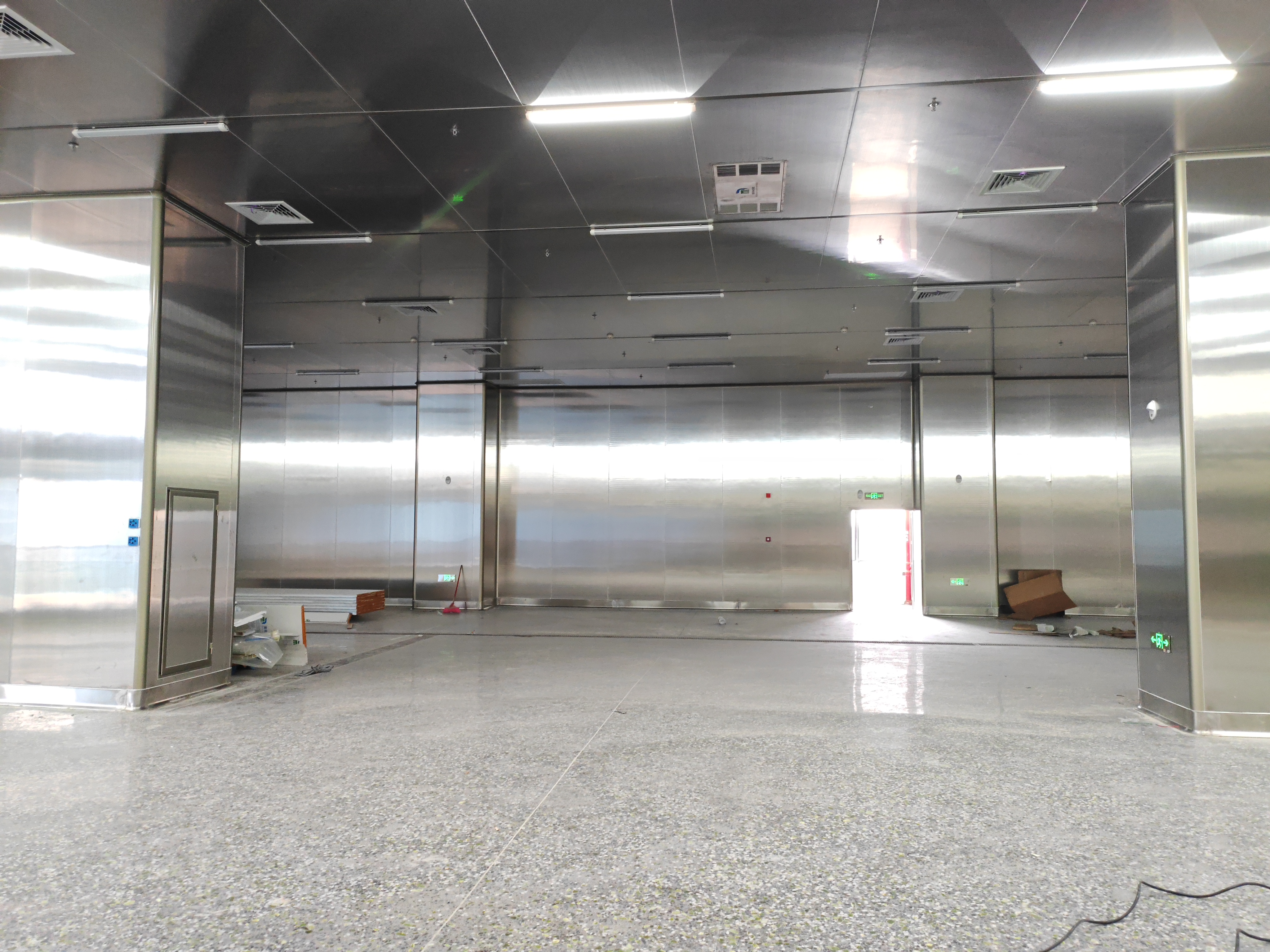 Construction of a Stainless Steel Food Cleanroom