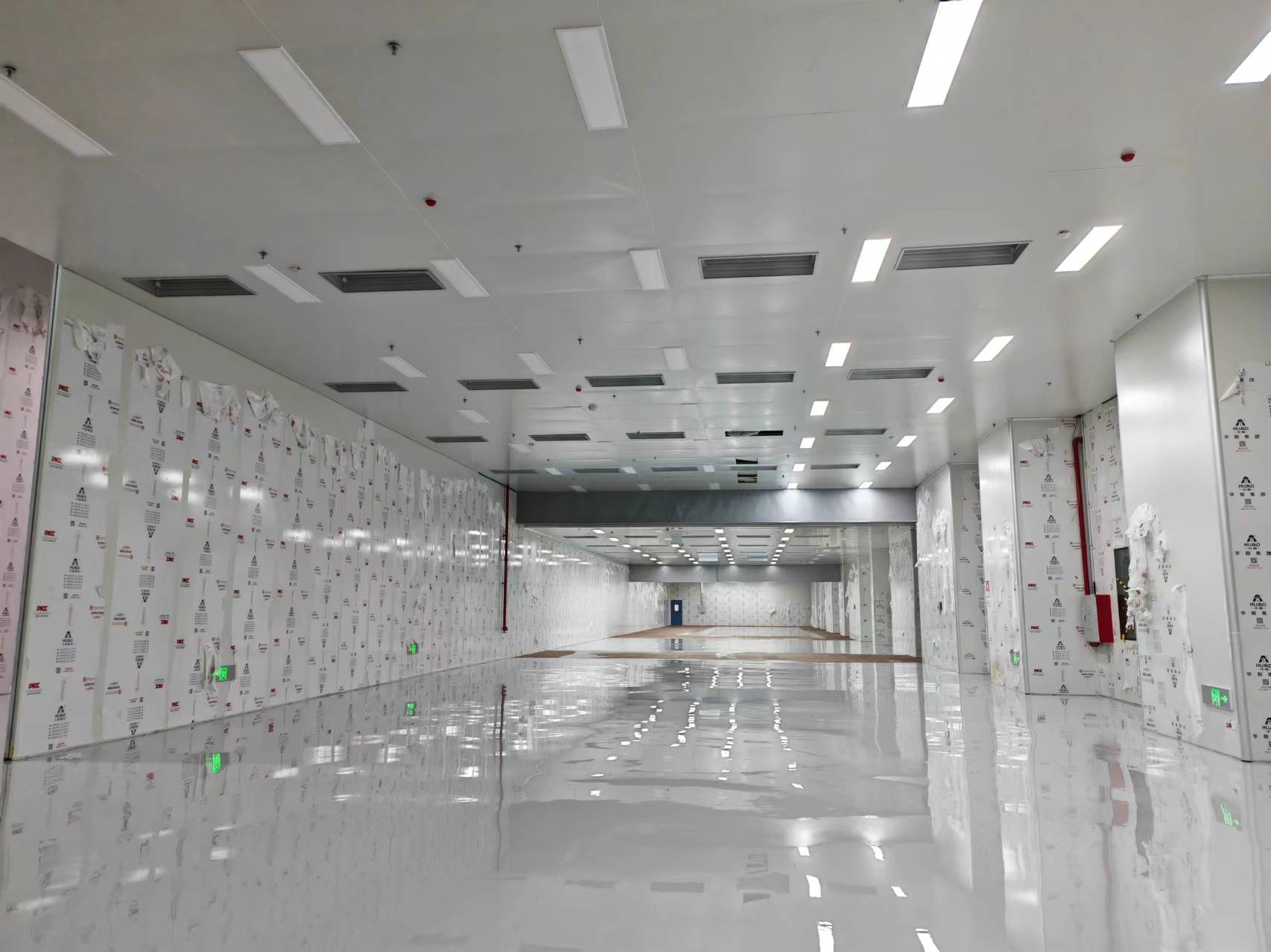 Clean Room Door Vision Panels: Safety and Visibility