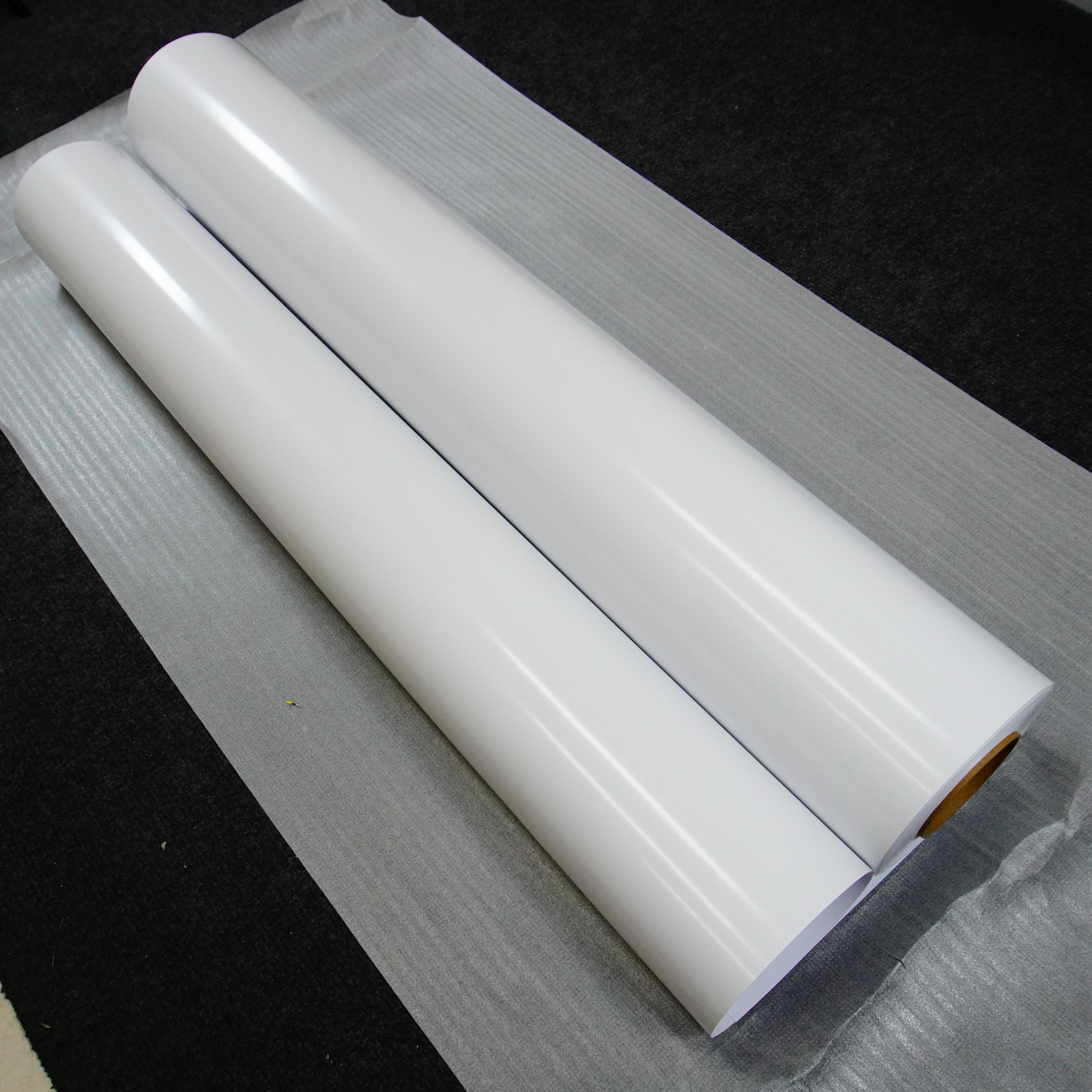 LTL2200 140g vinyl with white adhesive