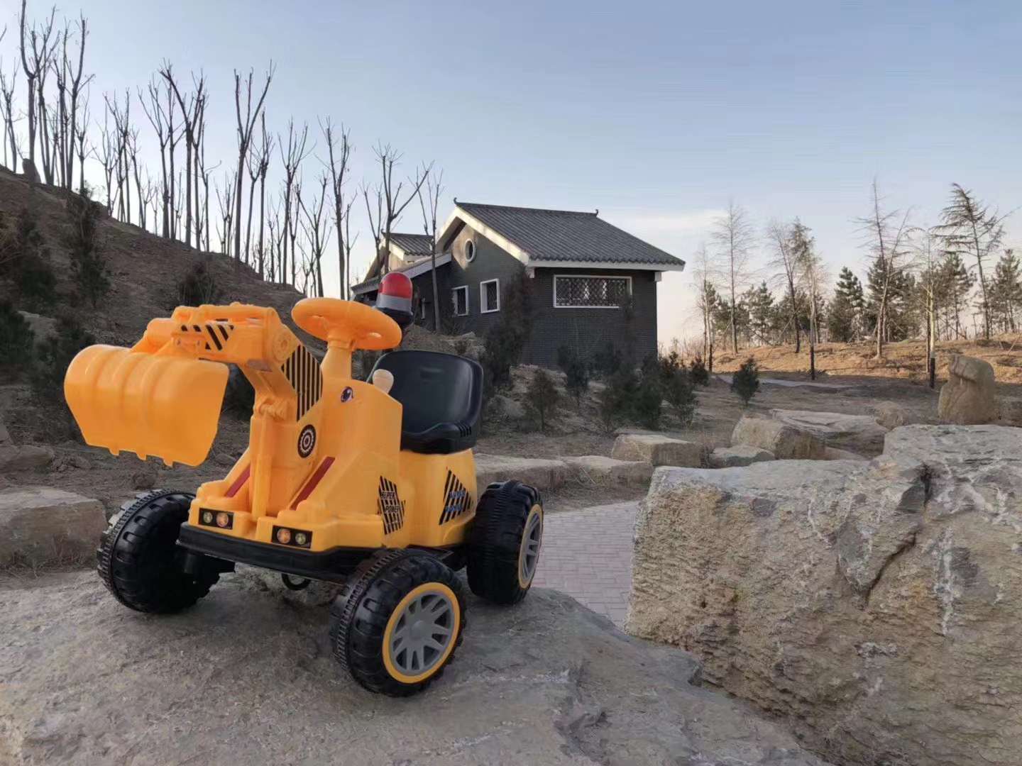 Wholesale prices on children's electric diggers