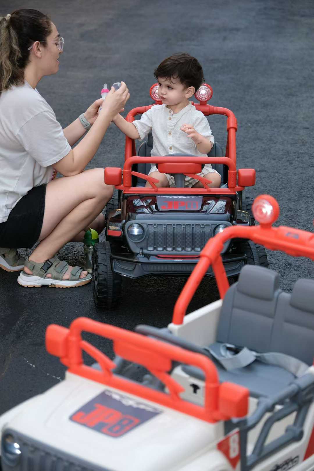Kids Safari Jeep Electric Ride on with Spare Tire for Expeditions