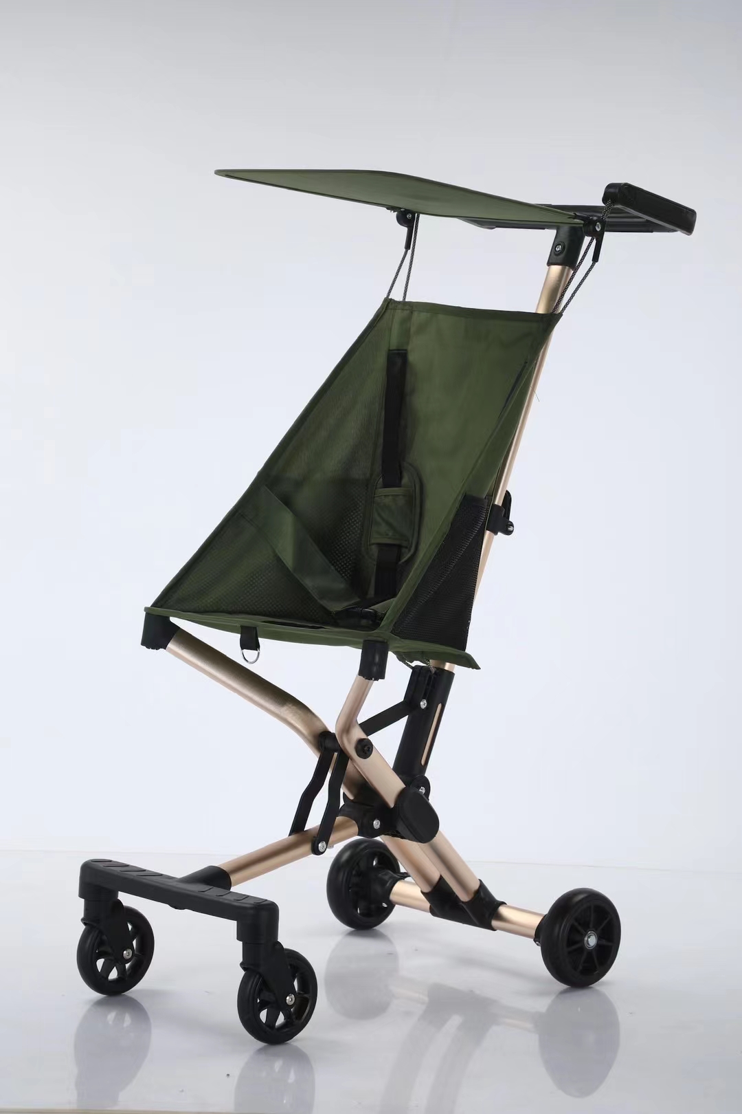 Easy to fold and transport for on-the-go parents