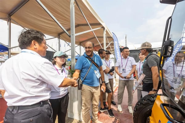 The company's Canton Fair effect attracted attention, attracted multiple reports, online and offline aggregation traffic, sales performance reached a new high!