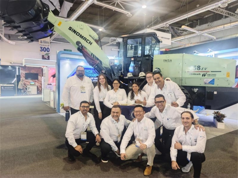 The electric loader made its debut at the Mexico International Mining Exhibition