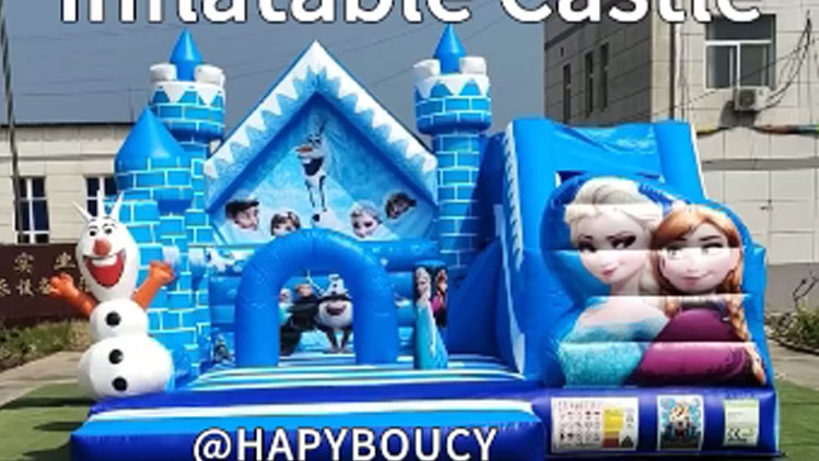 Castello gonfiabile a tema ghiaccio blu e neve Frozen