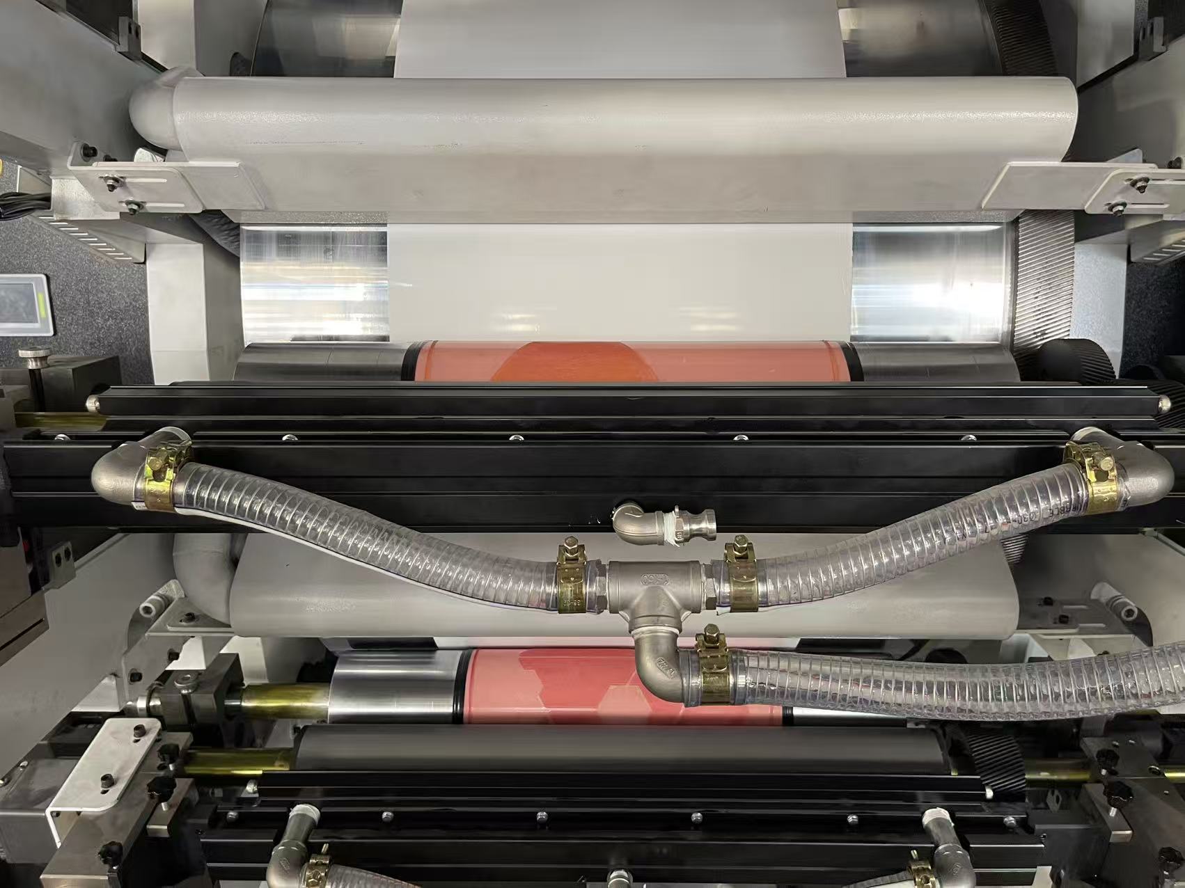 How to ensure precise color registration in paper printing machine?