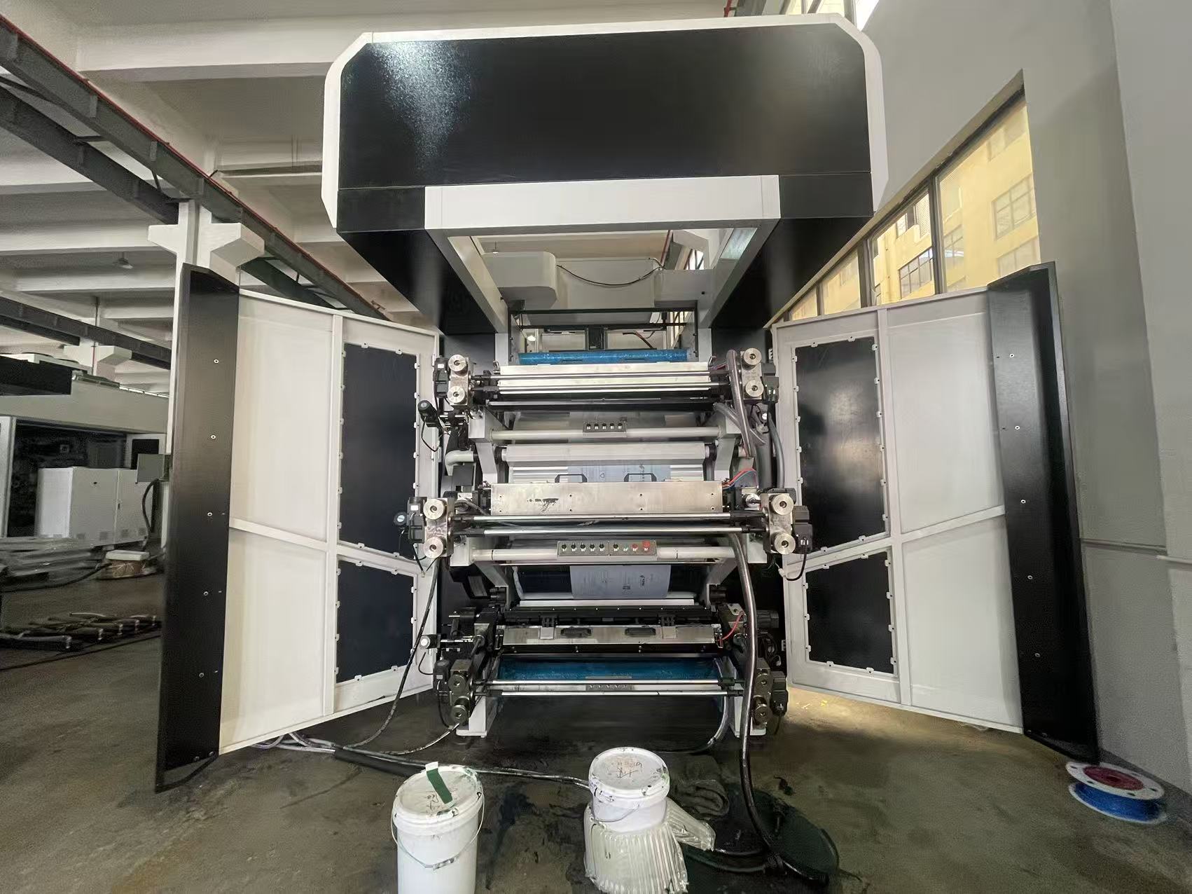 How many optional color combinations can multi-colours printing machine support for packaging customization?