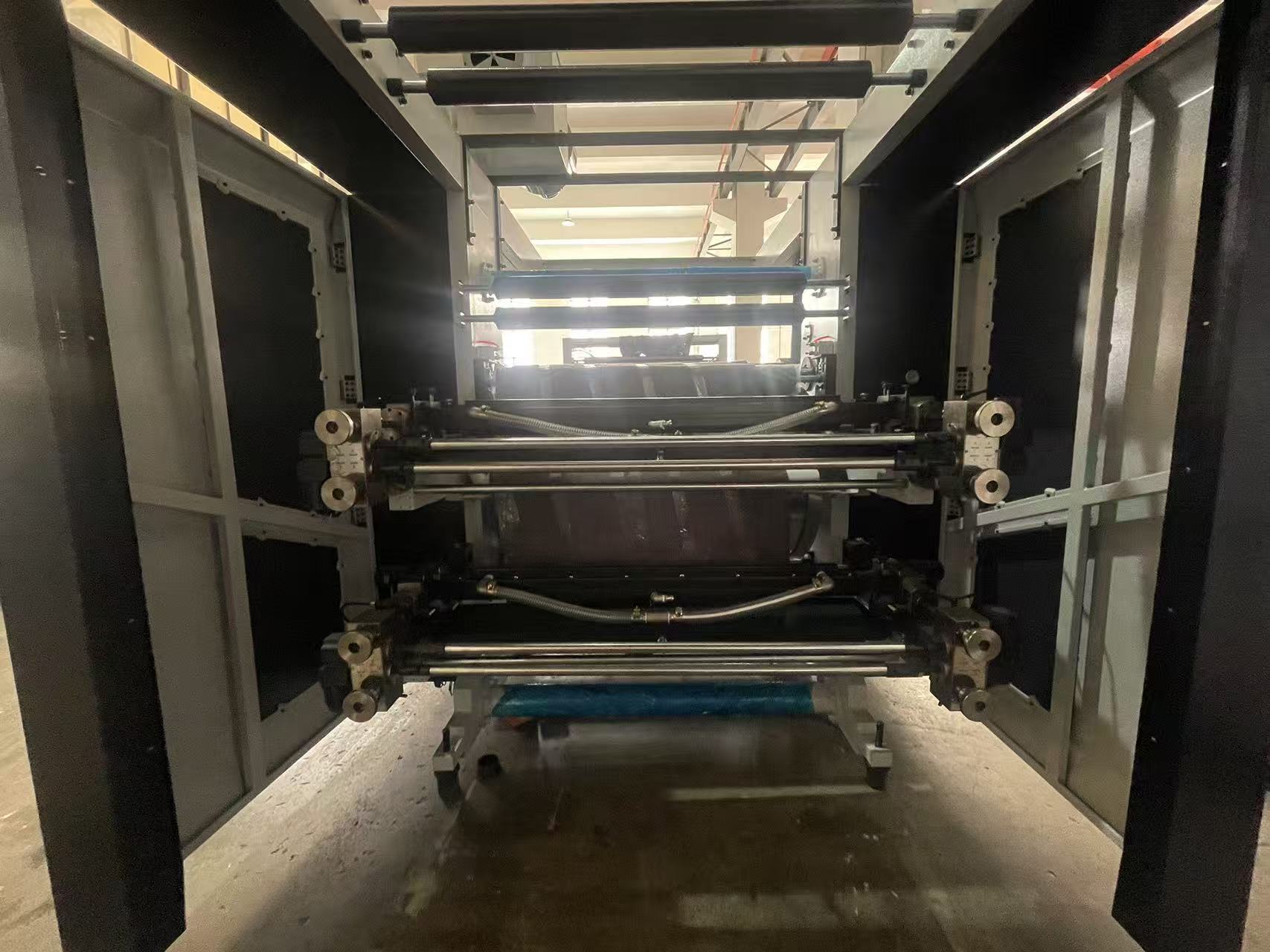 why do packaging manufacturers prefer 2 8 colours printing machine for flexible packaging orders-0