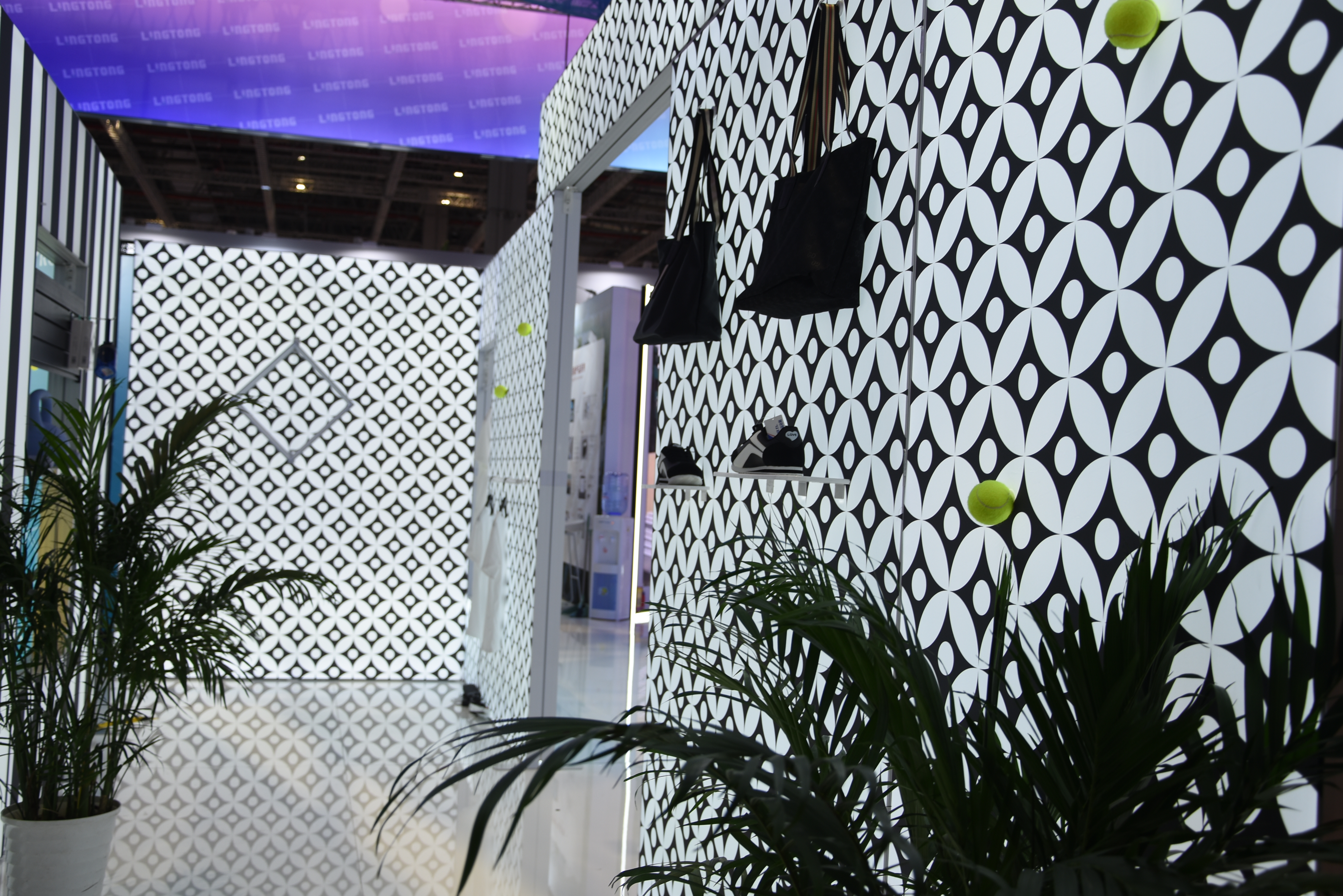 light box booth.JPG