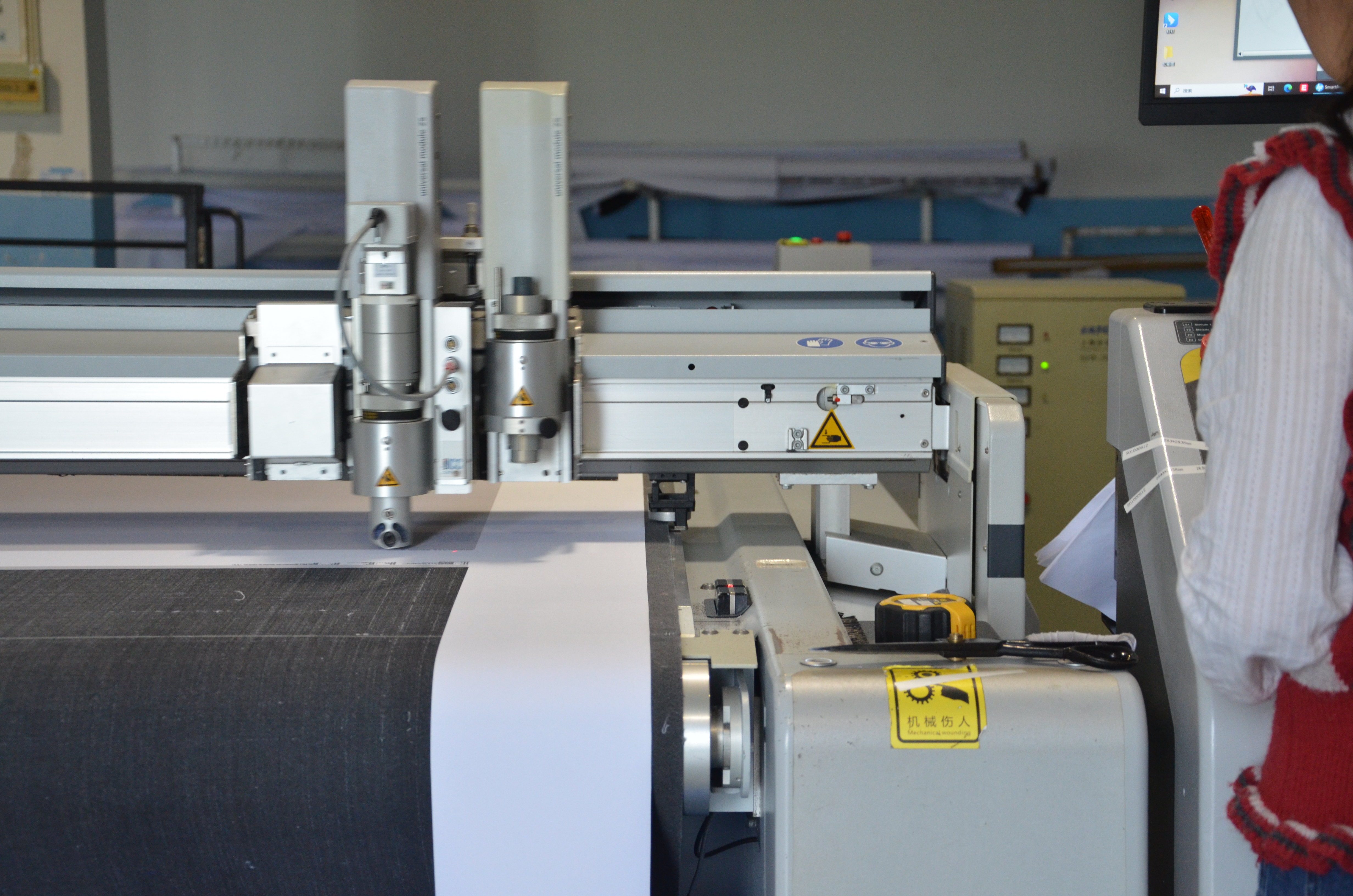 Lintel Laser Cutting.JPG