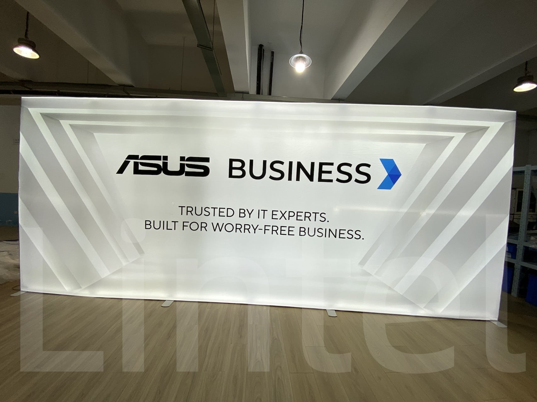 ASUS 6x2.5m fabric light box.jpg