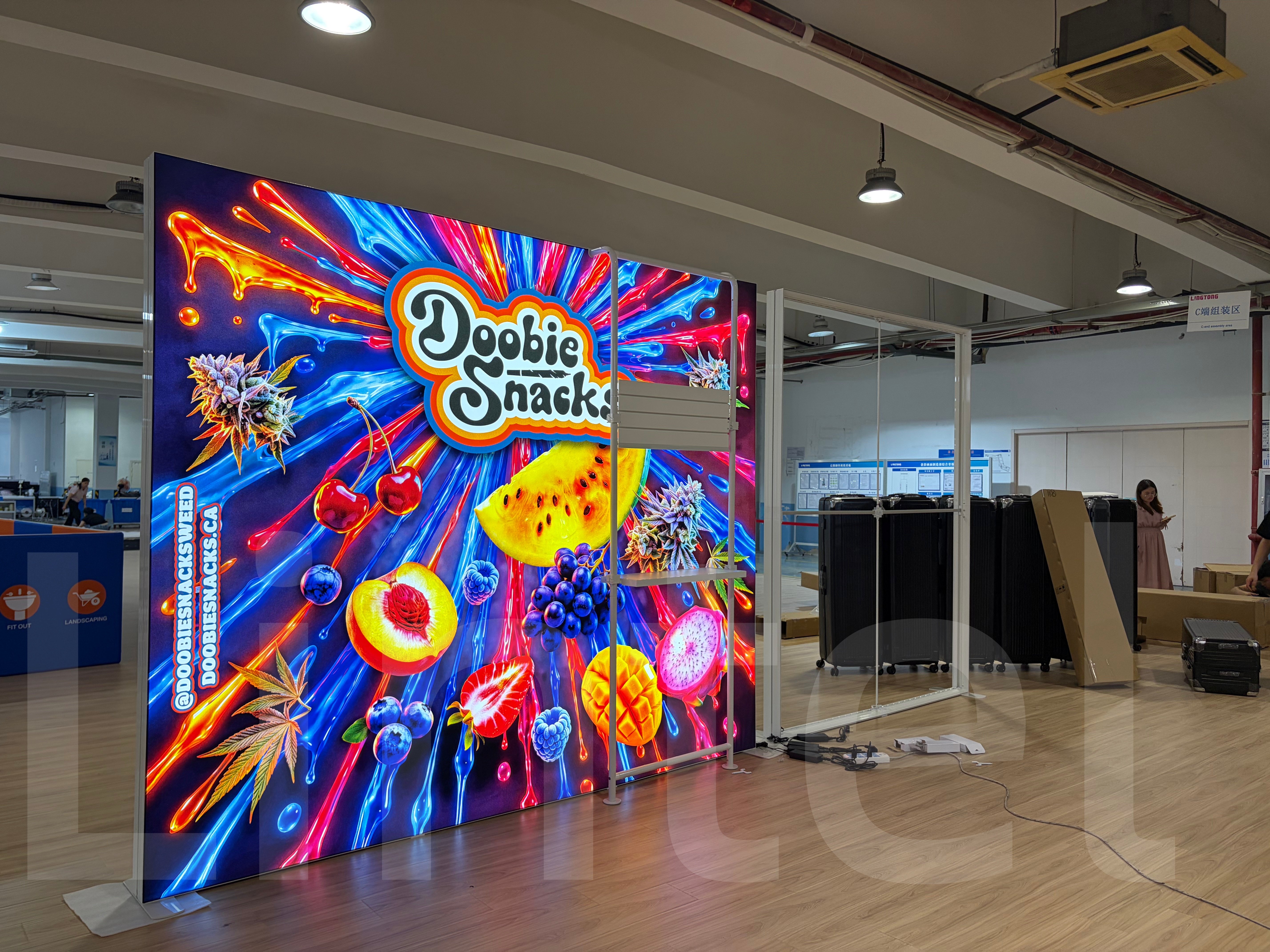 3x2.5m+2x2.5m fabric light box with retail display.jpg
