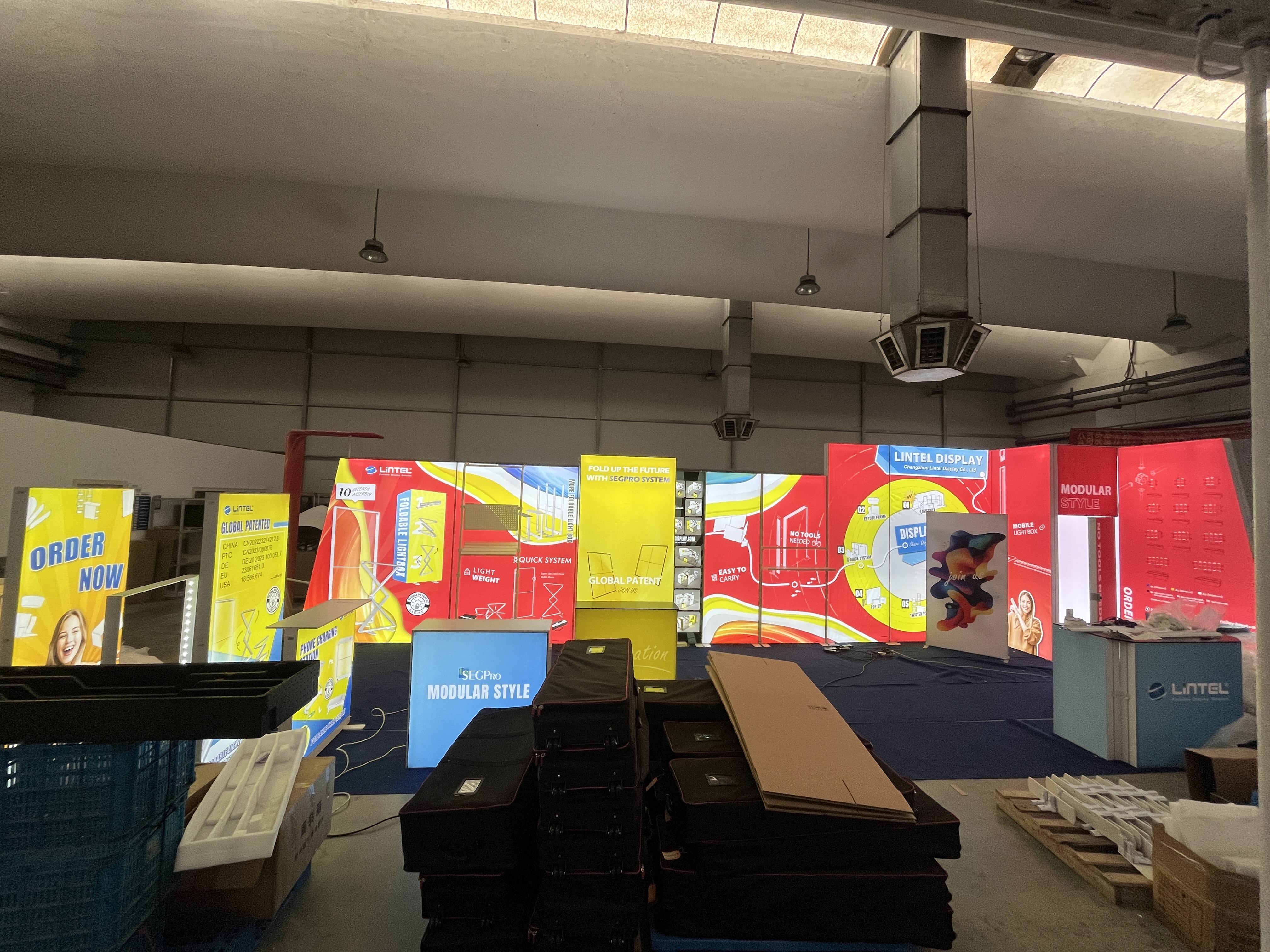 Lintel Global patented modular light box case.png