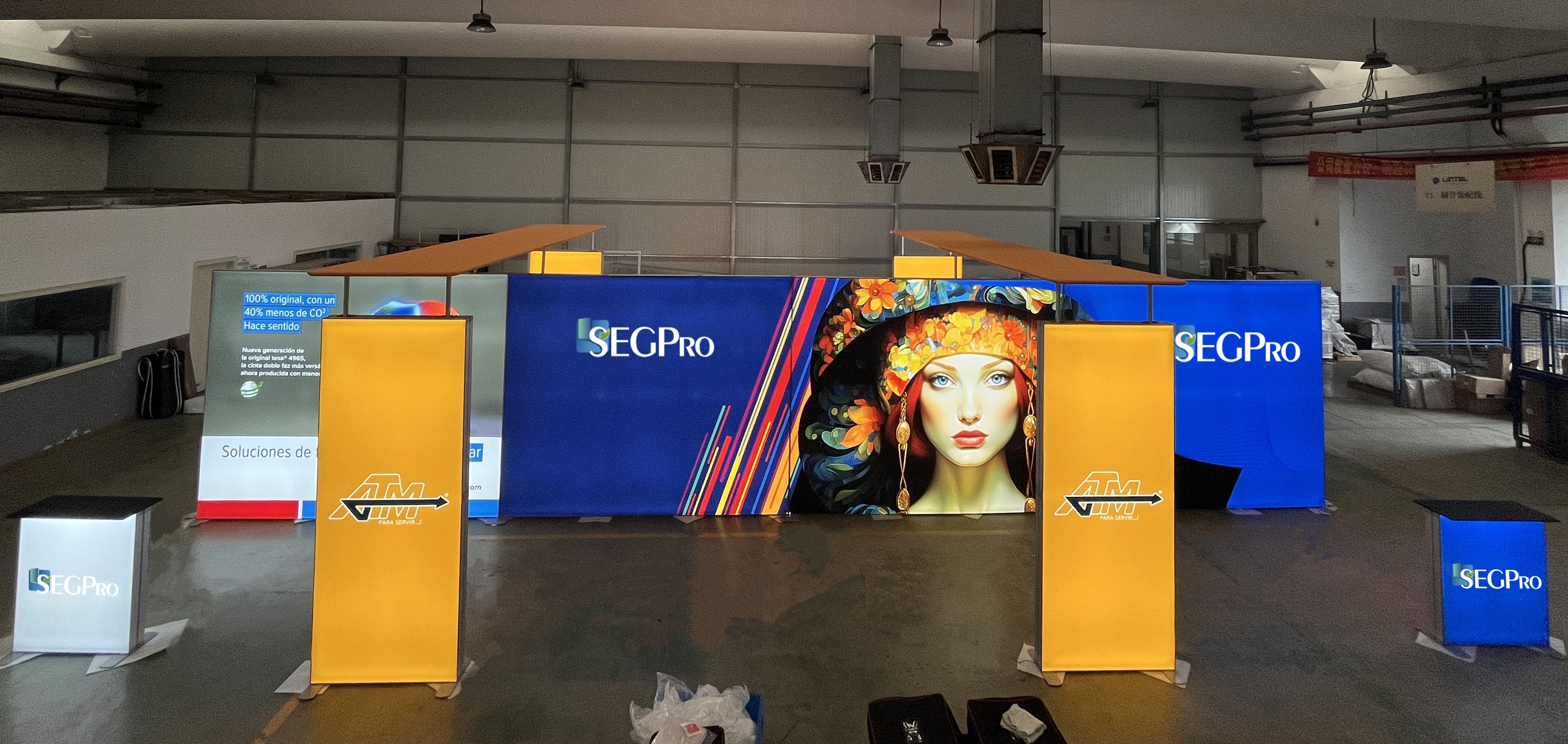 modular seg light box booth.JPG