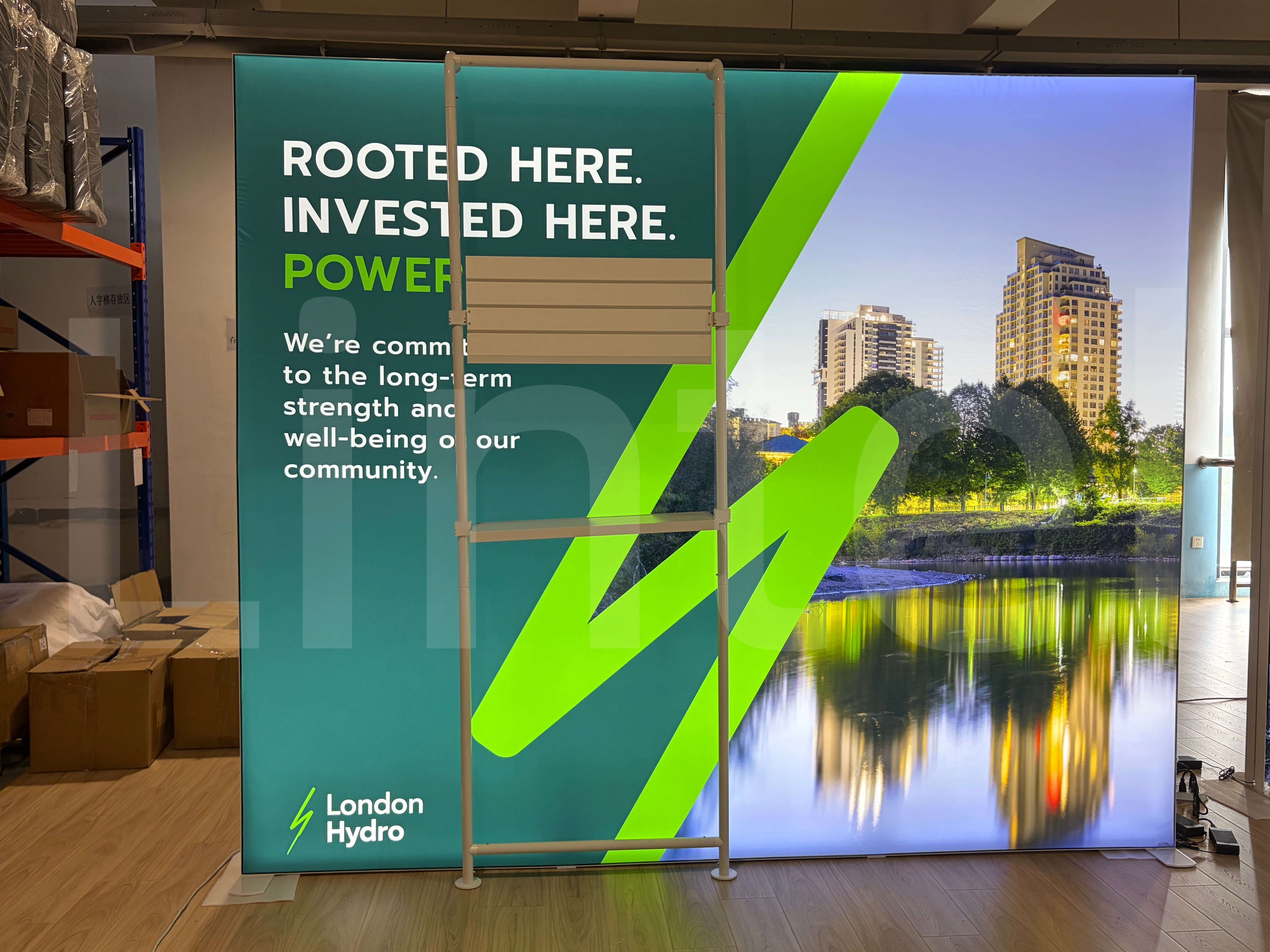 3x2.5m modular light box with retail display.jpg