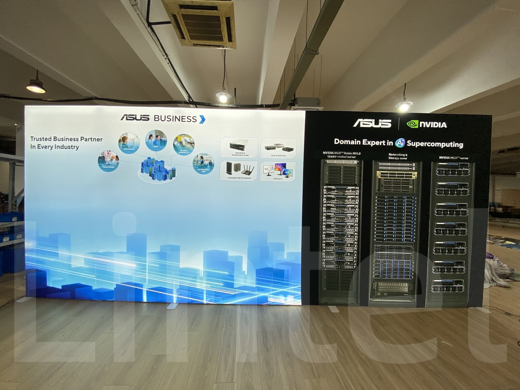 ASUS 6x2.5m modular light box.jpg