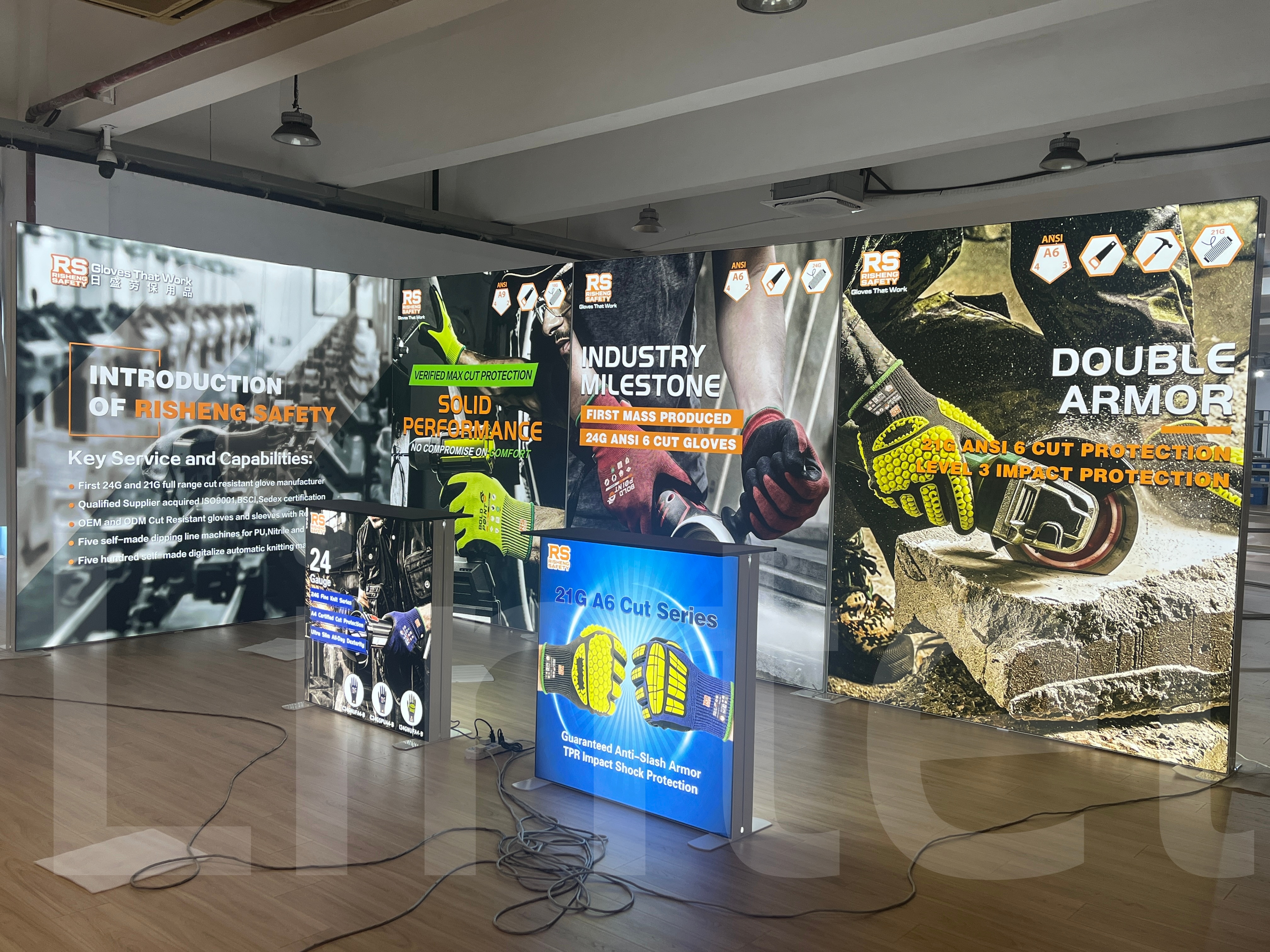 Work gloves; 3x6m L-shaped lightbox booth with an archway.jpg