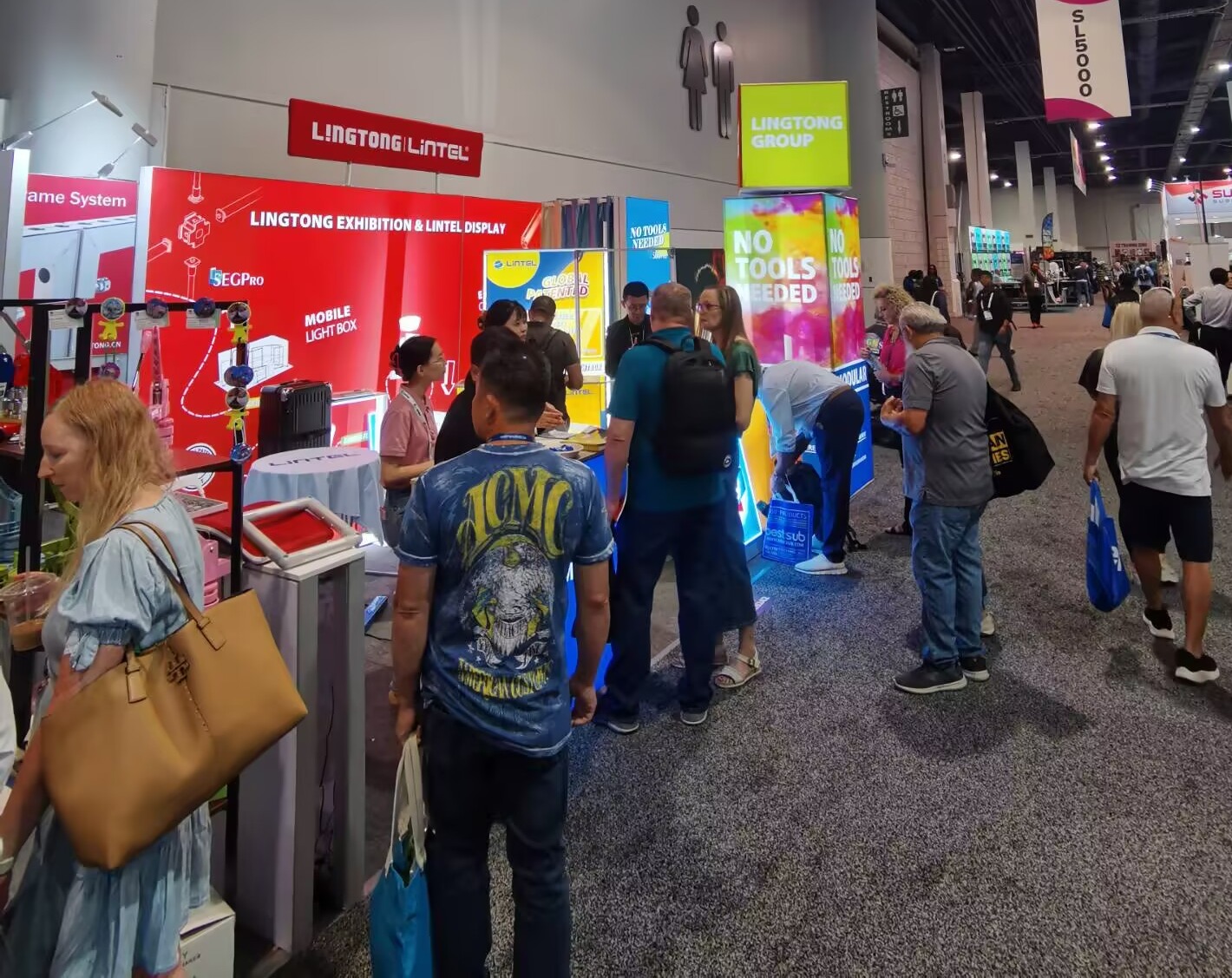 LED Pillars trade show tower.jpg