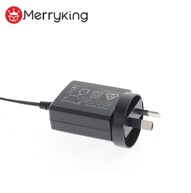 AU csatlakozós AC adapter 9V 2A-es tápadapter