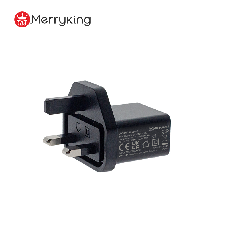 Yhdistynyt kuningaskunta -liitäntä 5 V 2000 mA USB C -kannettava varavirtalähde