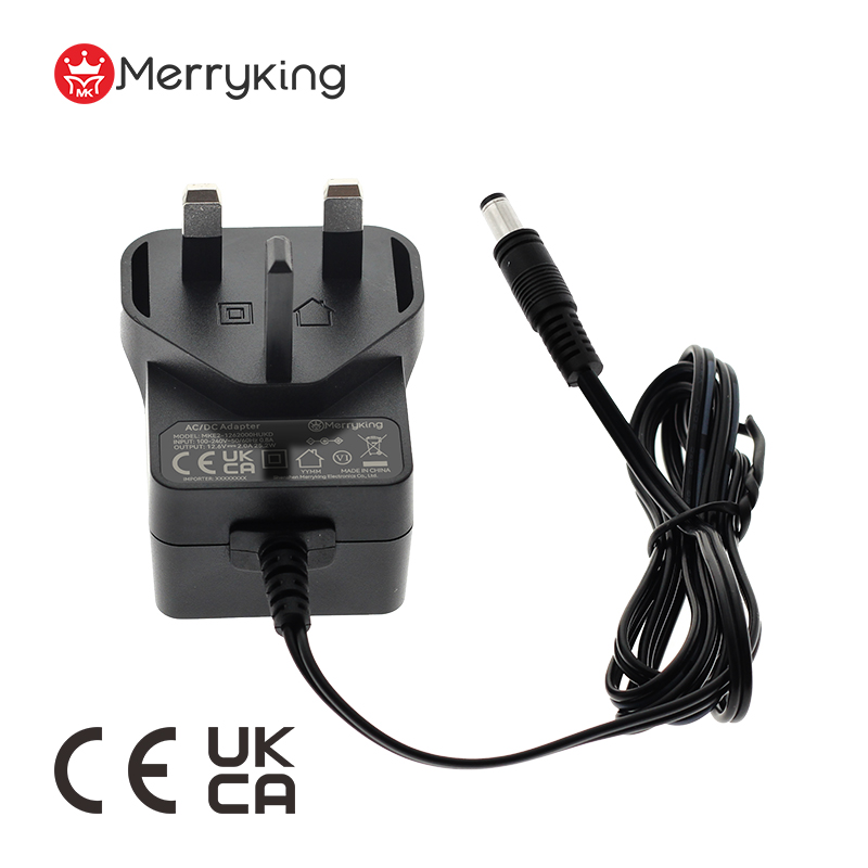Britský štandard 12 V 2 A 24 W výkonový zdroj pre lekársku techniku