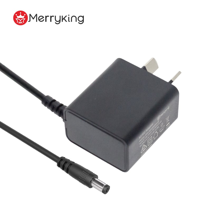 12,6 V 1 A spínaný adaptér