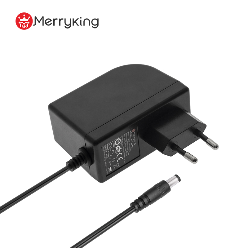 12 Voltu 2 Amperu plāns strāvas adapters