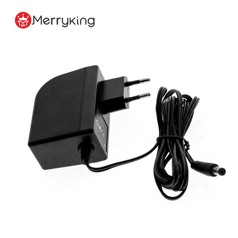 12 Voltu 2 Amperu plāns strāvas adapters