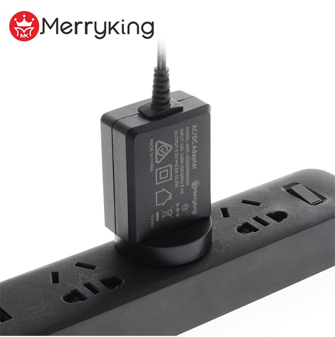 AU csatlakozós AC adapter 9V 2A-es tápadapter