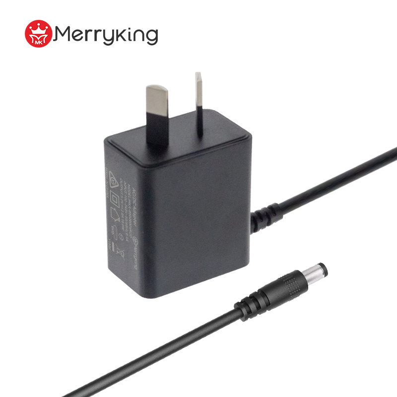 12,6 V 1 A spínaný adaptér