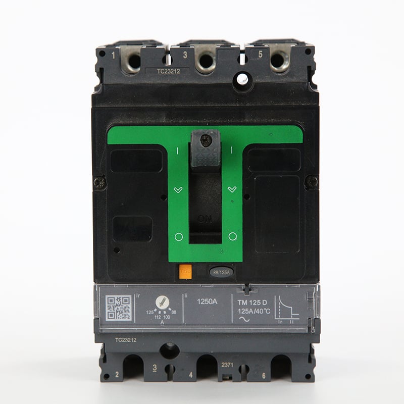 What Benefits Does an Enclosed Molded Case Switch Offer?