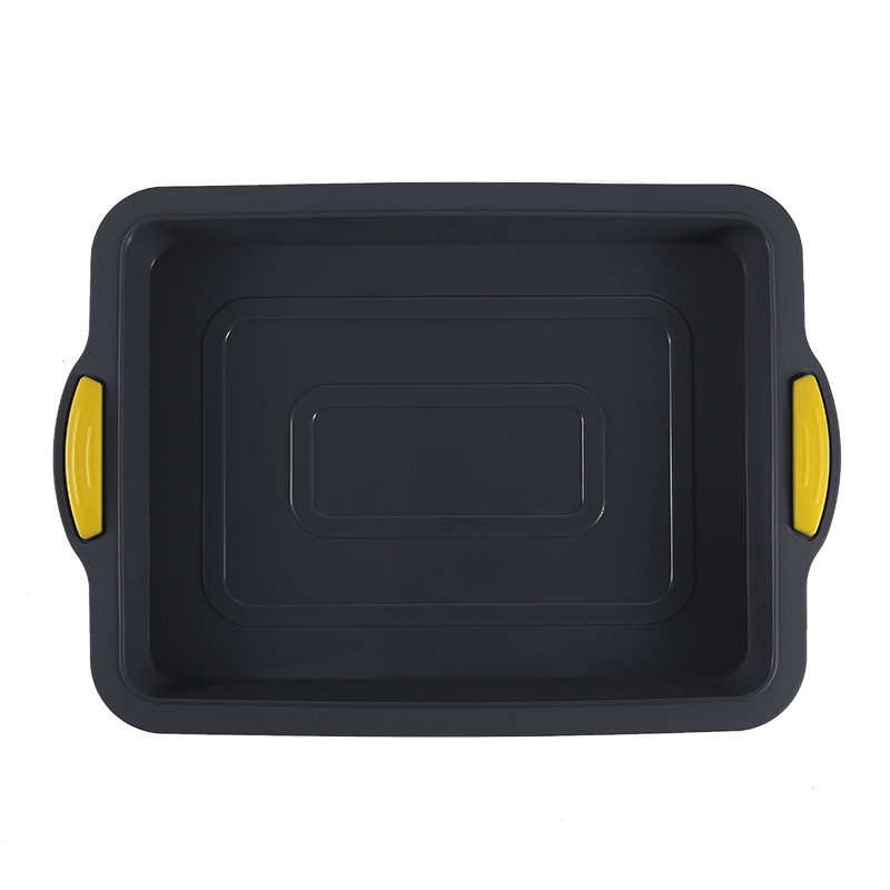 Get creative with your baking and try unique recipes with a versatile silicone square cake pan