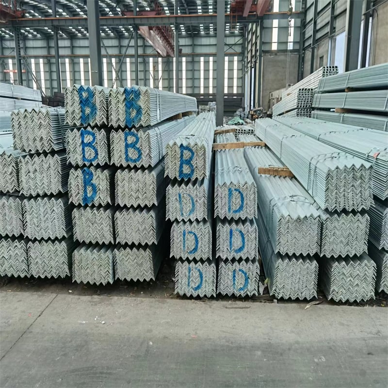 Visokokvalitetni galvanizirani kutni šip za globalne građevinske i industrijske primjene