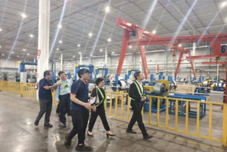 中国パナマ大使館の周全カウンセラーが、パナマ・ケーブル・エンジニアリング株式会社を視察訪問しました。
