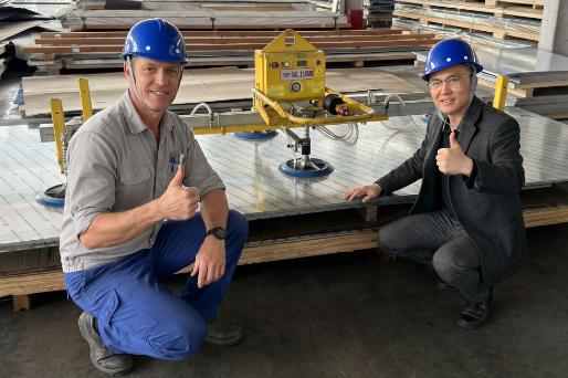 British Purchasing Representative James Conducts On-Site Factory Audit for Bulk Order