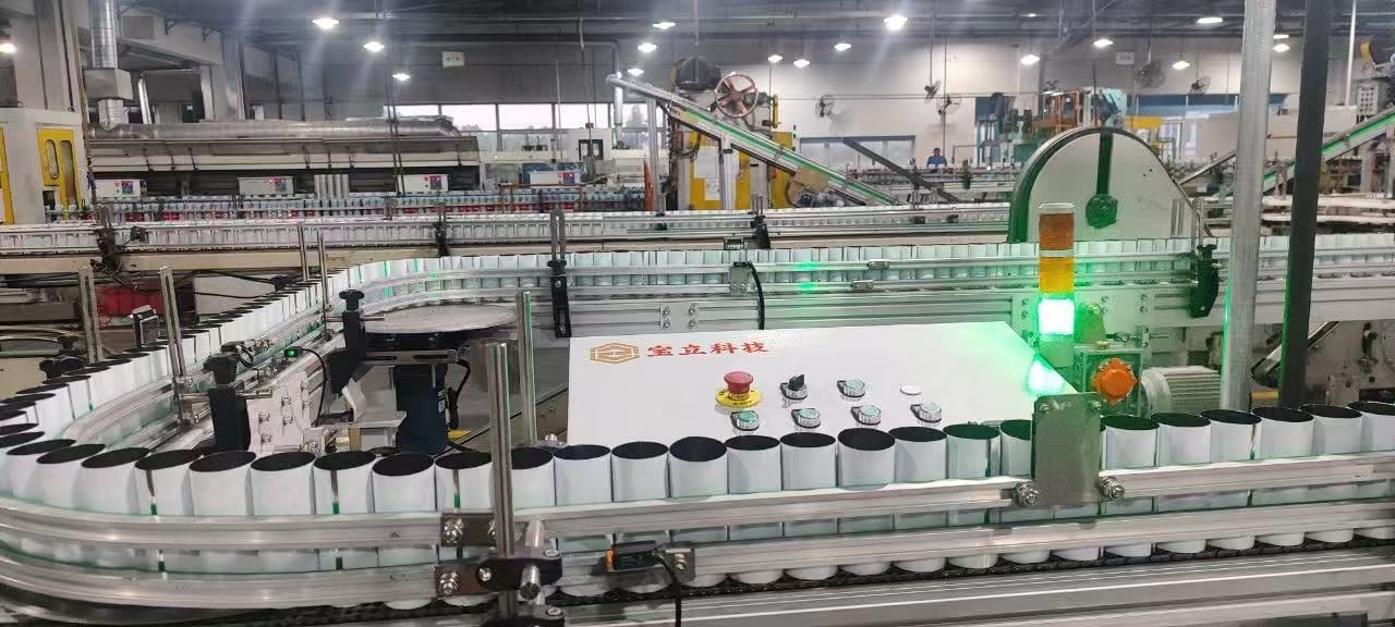 Komplett lösning för förpackning vid produktionslinans slut för modern burkproduktion