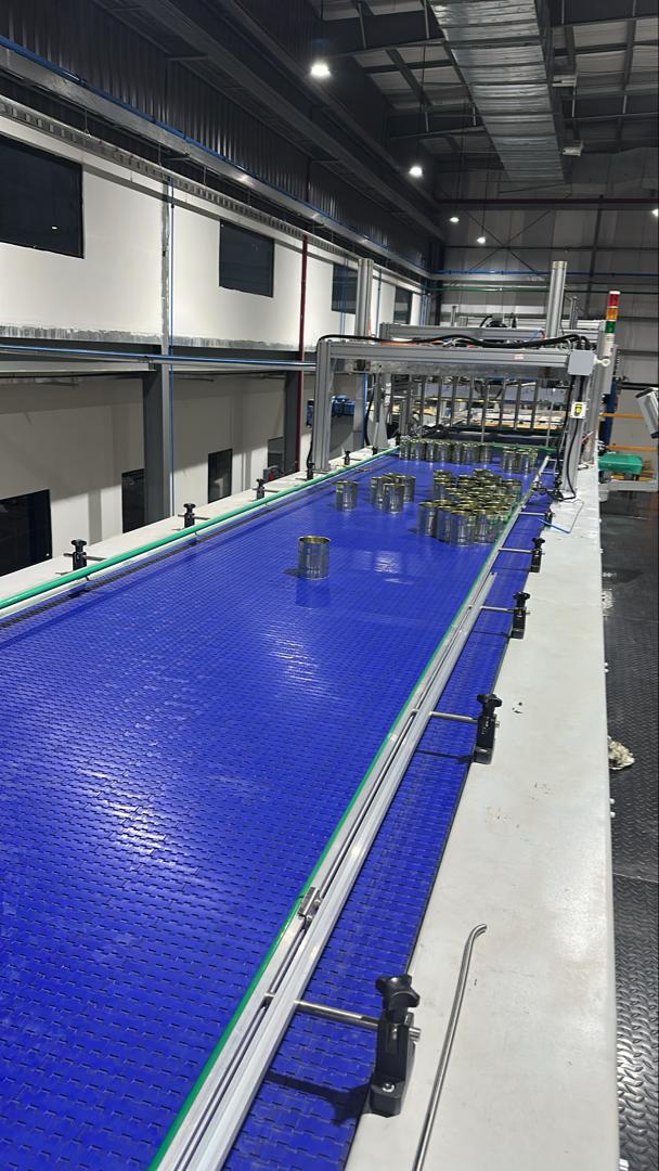 How Modular POM Chain Plate Conveyors Support Multi-Size Can Handling