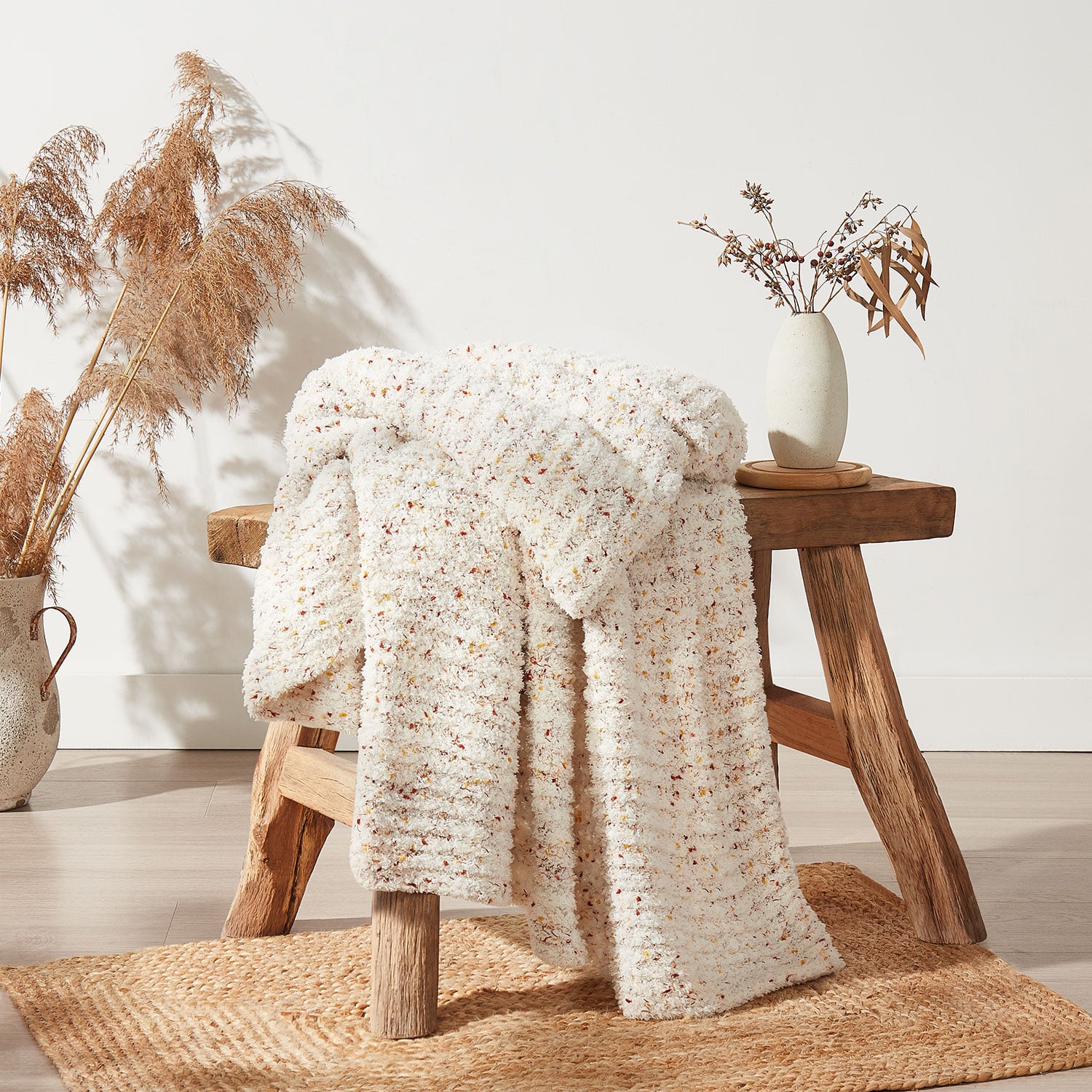 How to identify authentic cashmere vs blends in a high end Throw&Blanket