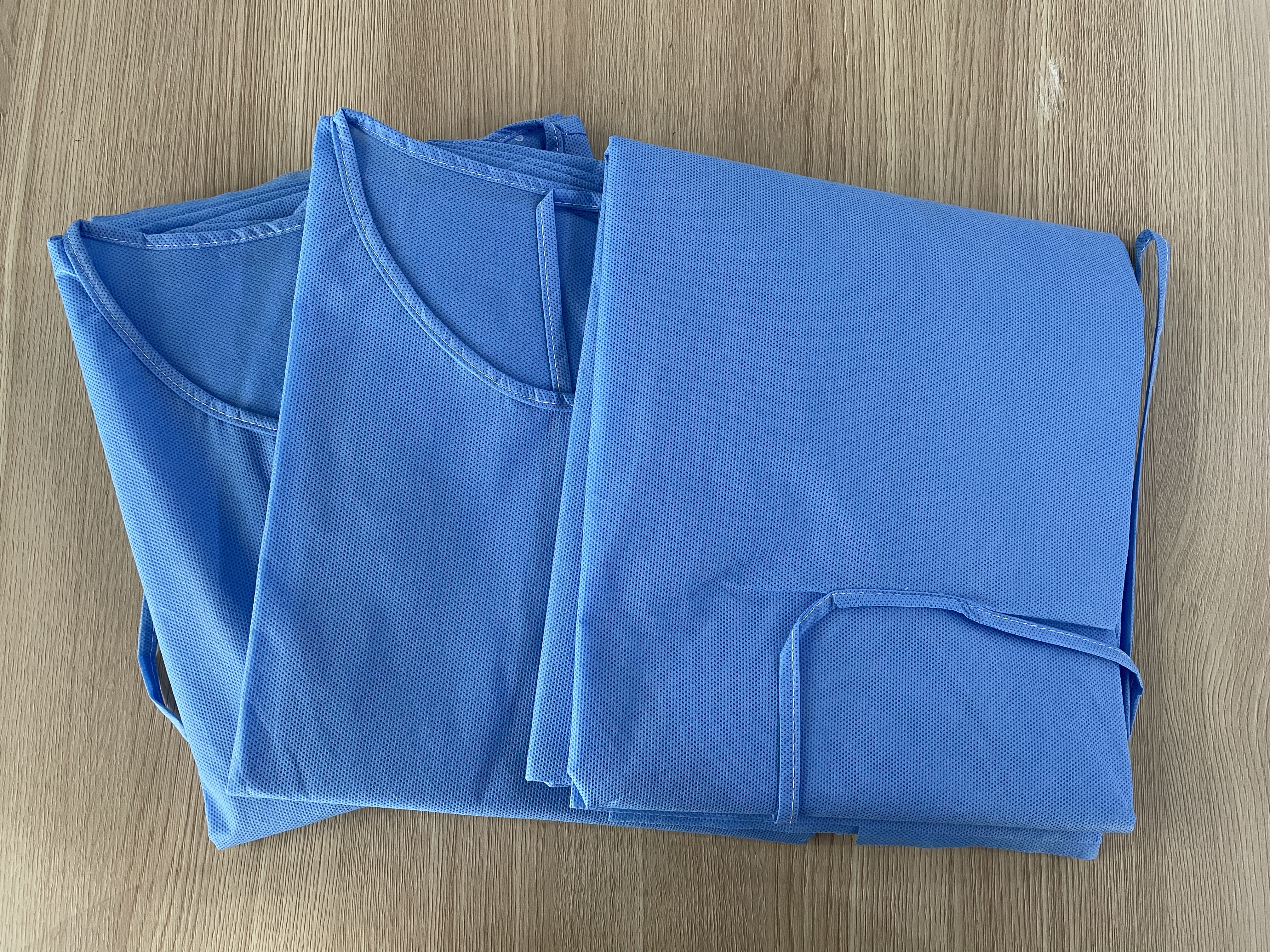What Are the Latest Trends in Dental Isolation Gown Manufacturing?