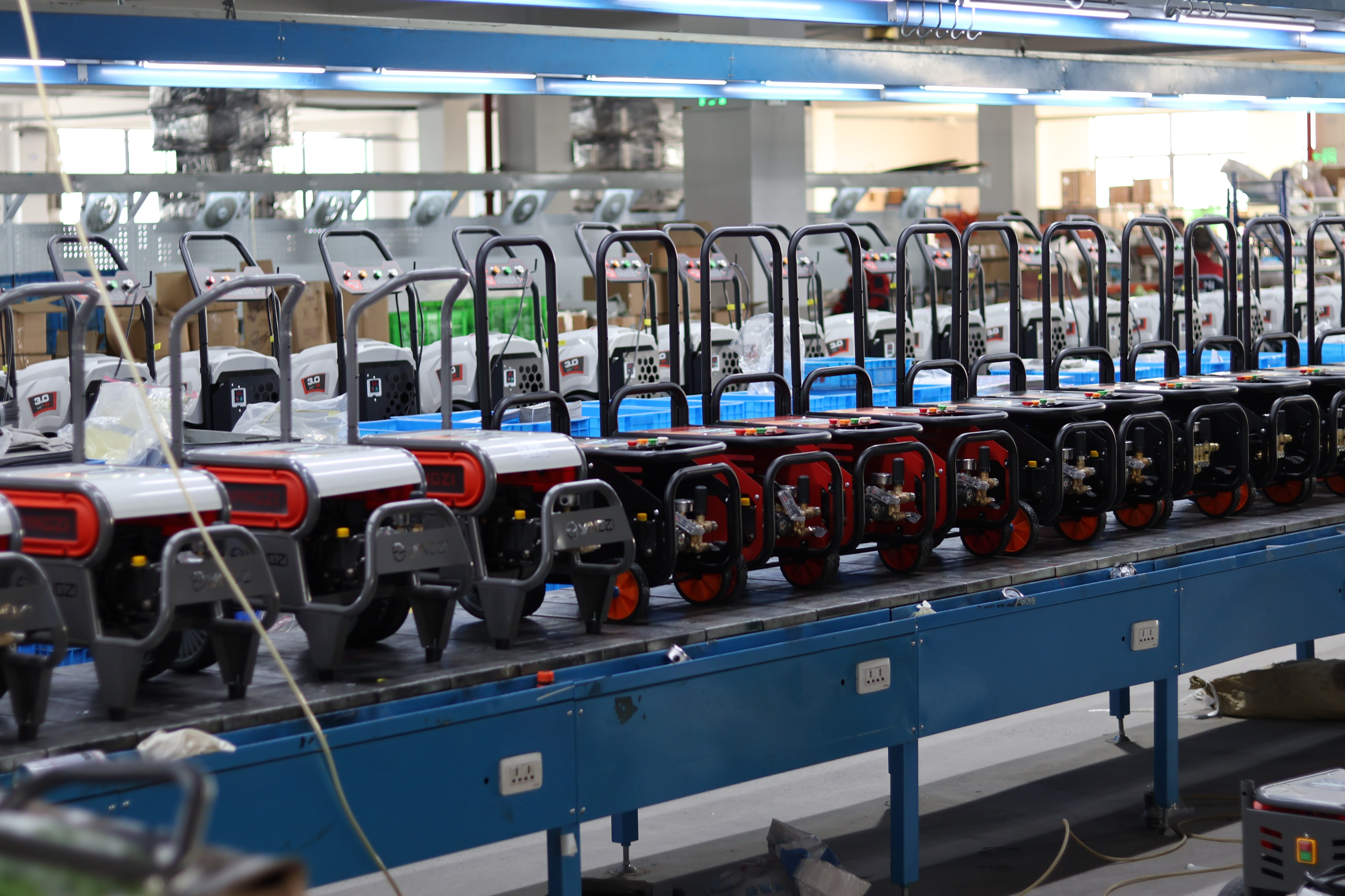 UK Construction Client Aaron Ramirez Visits Kaina Factory for 200 Sets Generator Procurement